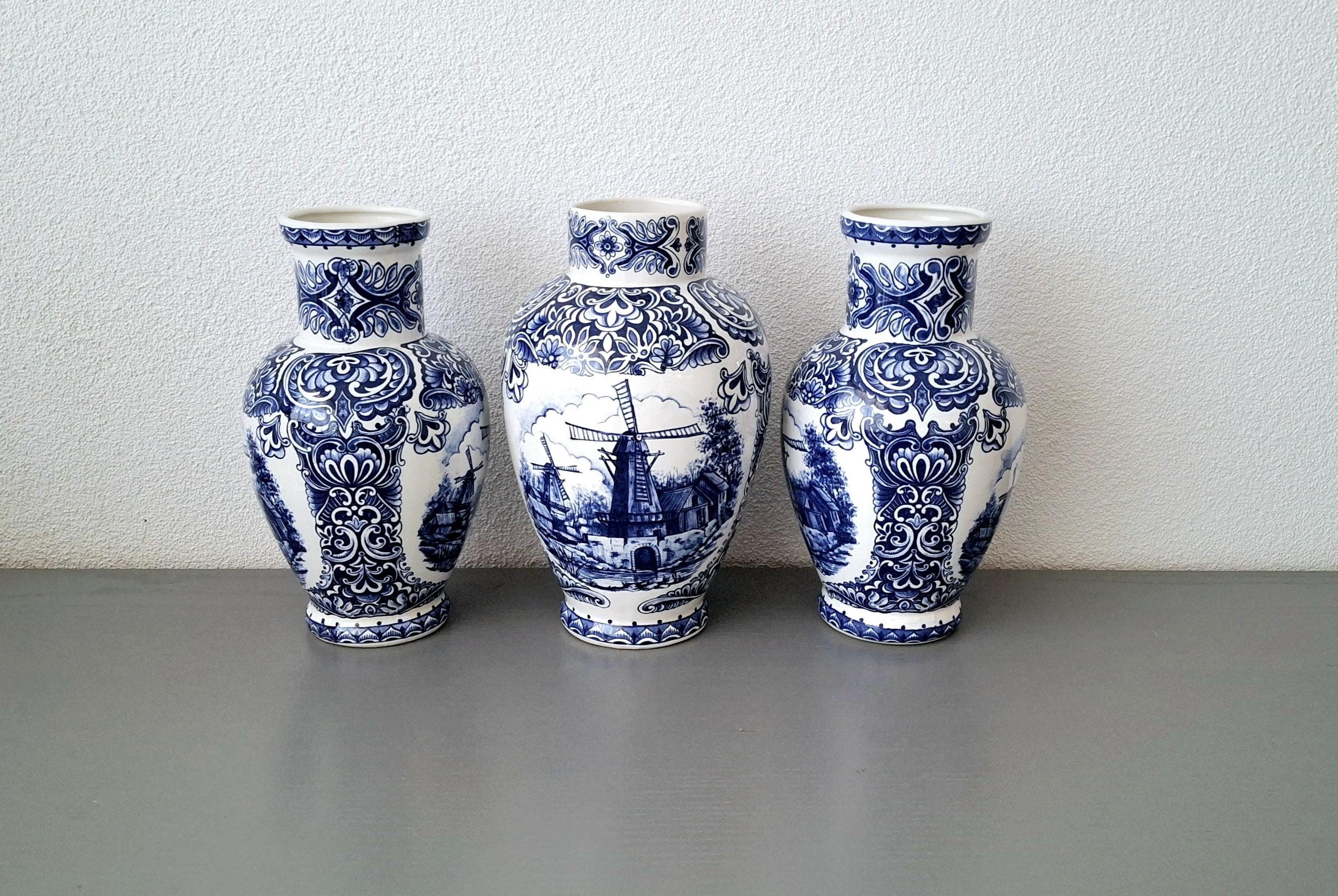 Large Delfts Blauw set of three vases