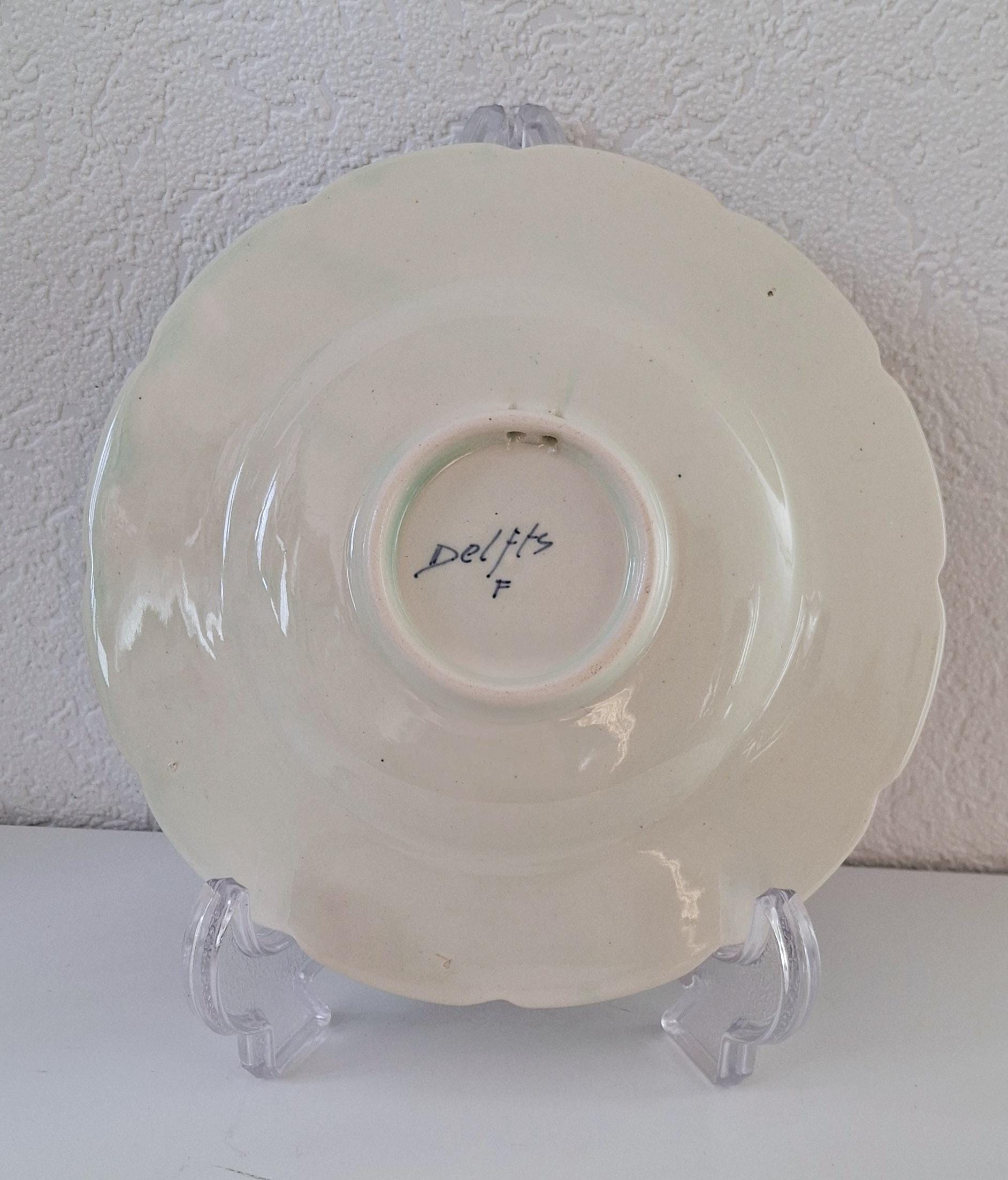 Delft blue and white tea set, tea strainer, drip tray, spoon vase