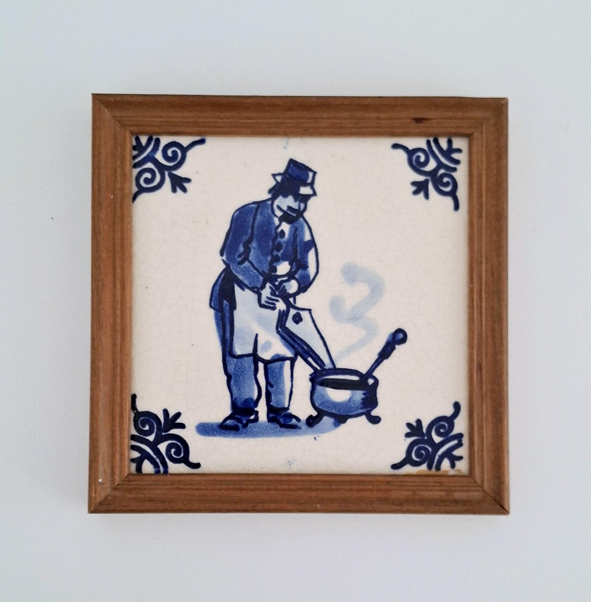 Dutch Delft blue tiles, Framed hand-painted ceramic pair tile