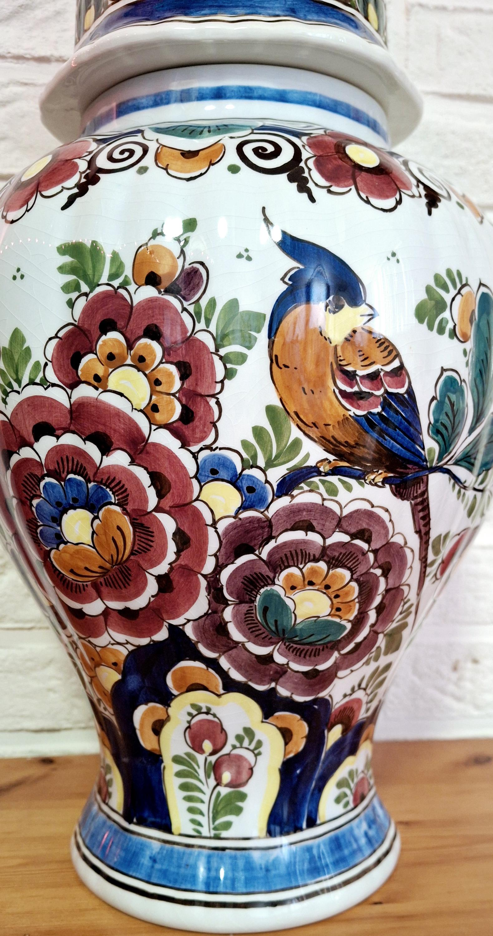 Delft Polychrome vase with lid, Bird motif dutch vase