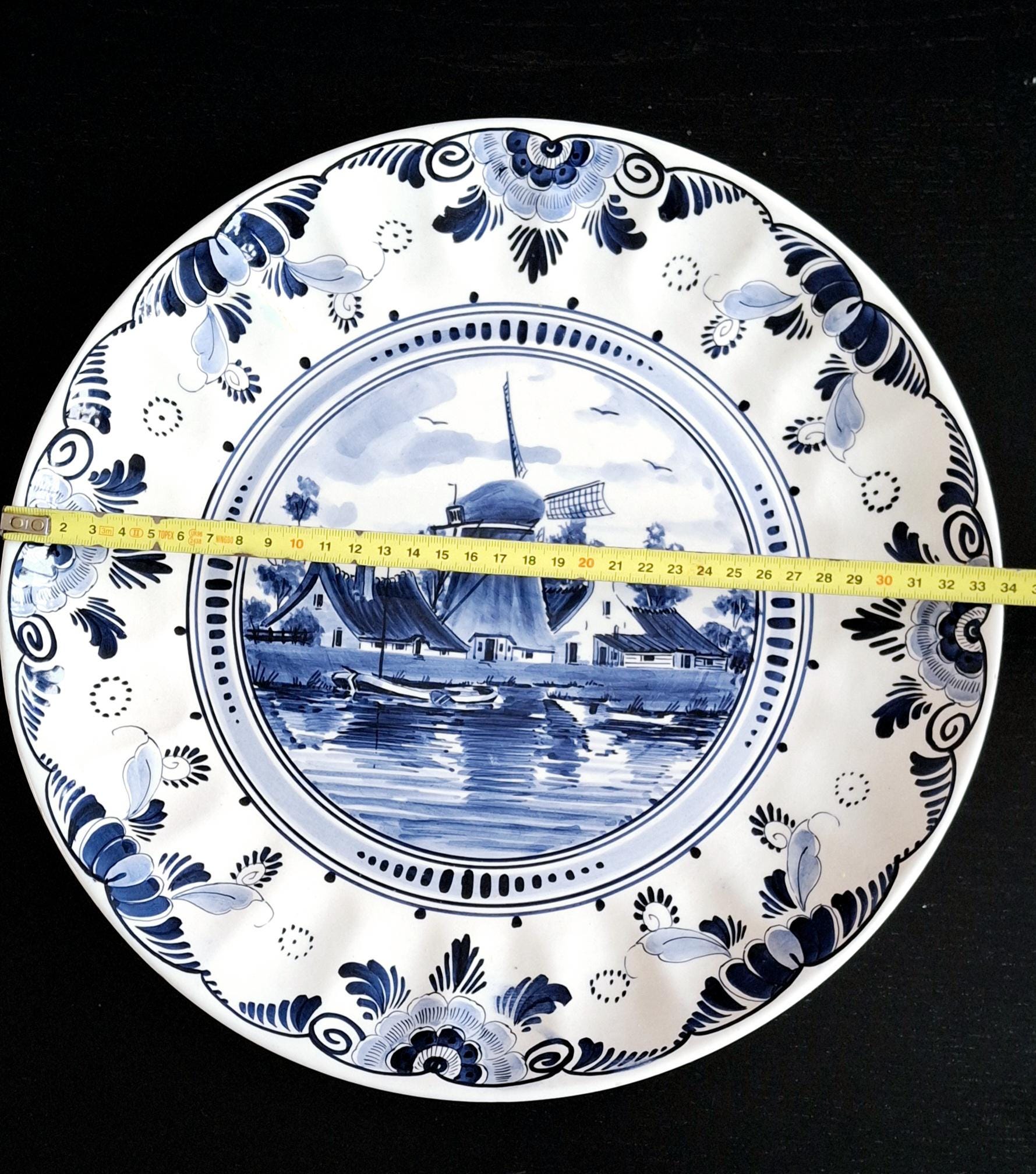 Large Delft decorative plate 34cm