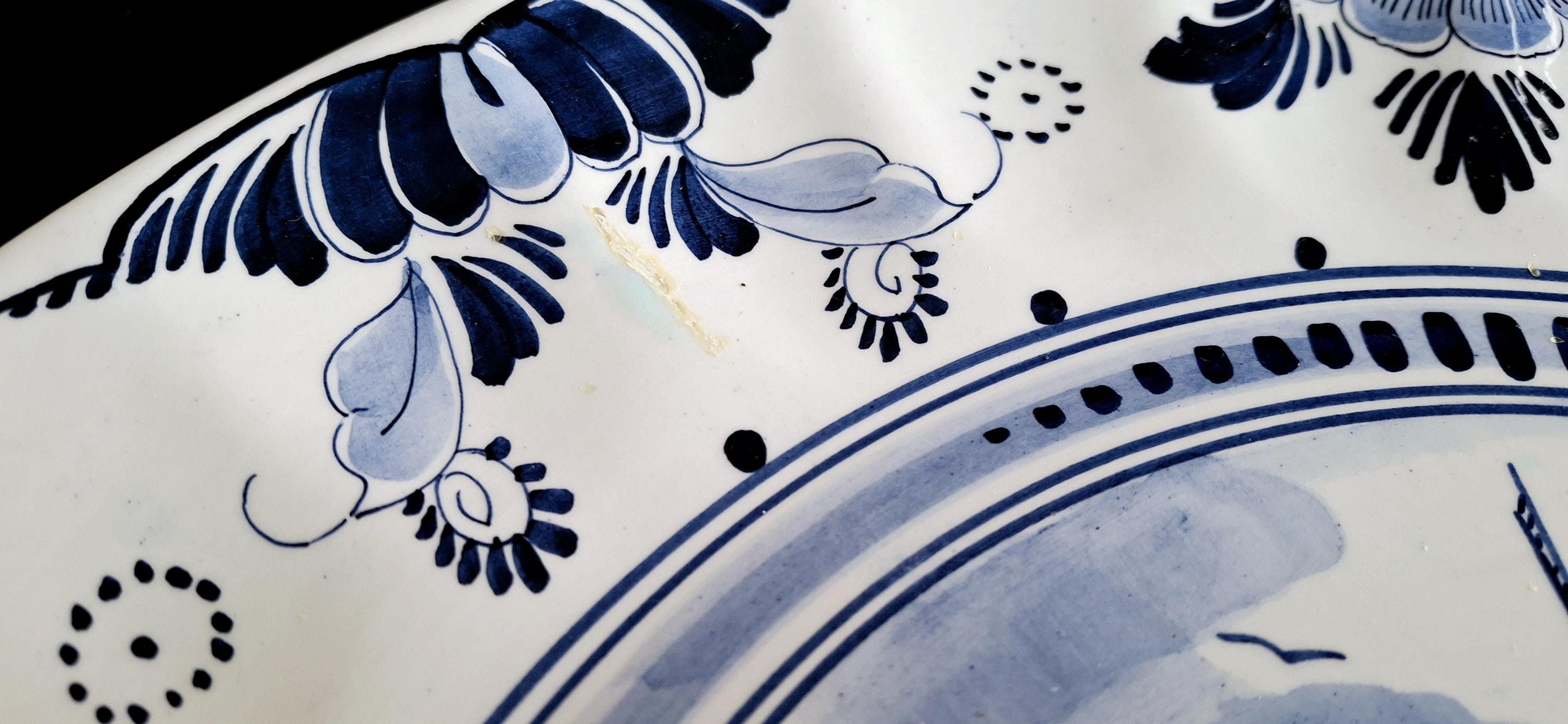 Large Delft decorative plate 34cm