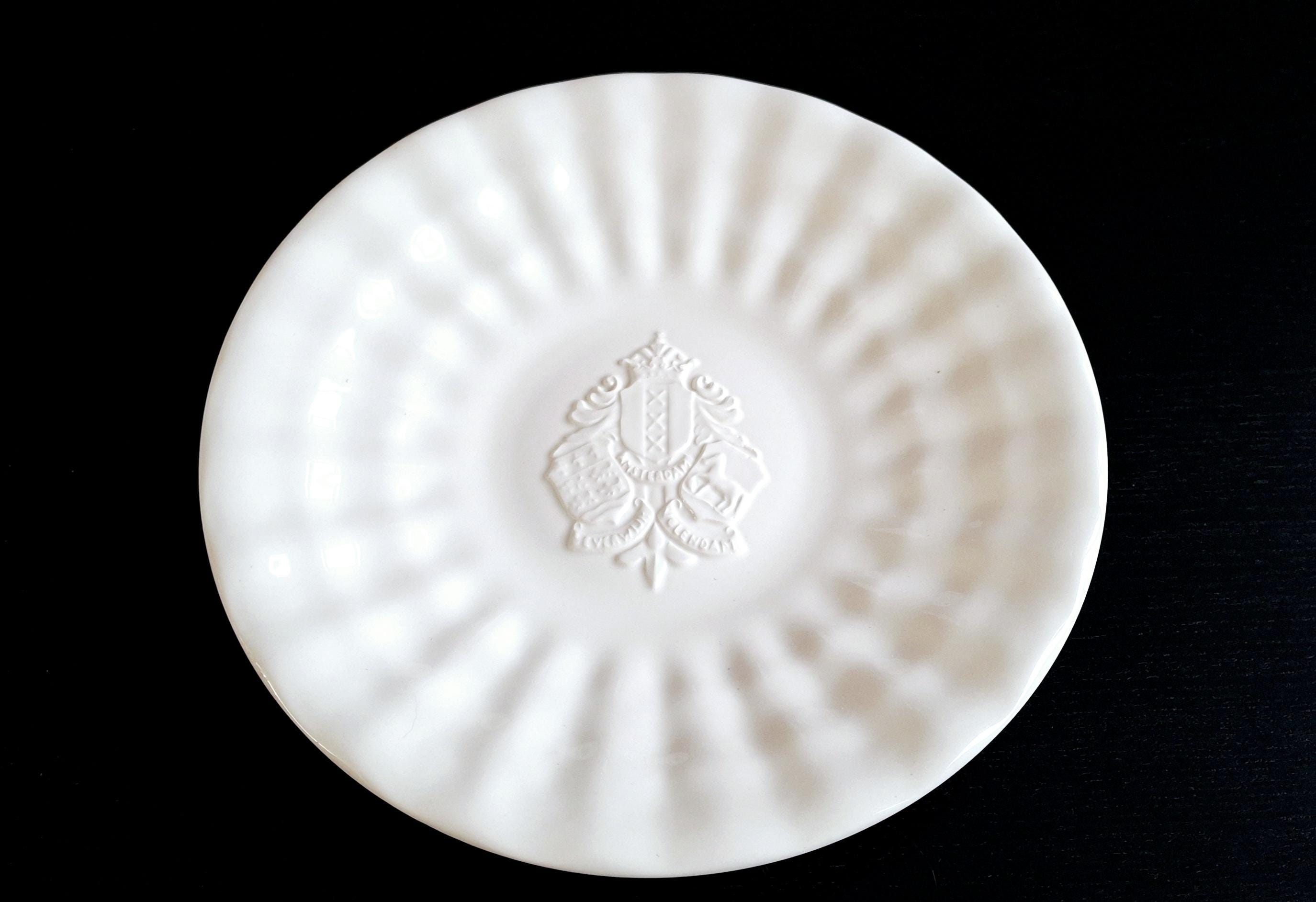 Commemorative porcelain plate, White glazed wall plate, Koninklijke Manufactuur Industrie