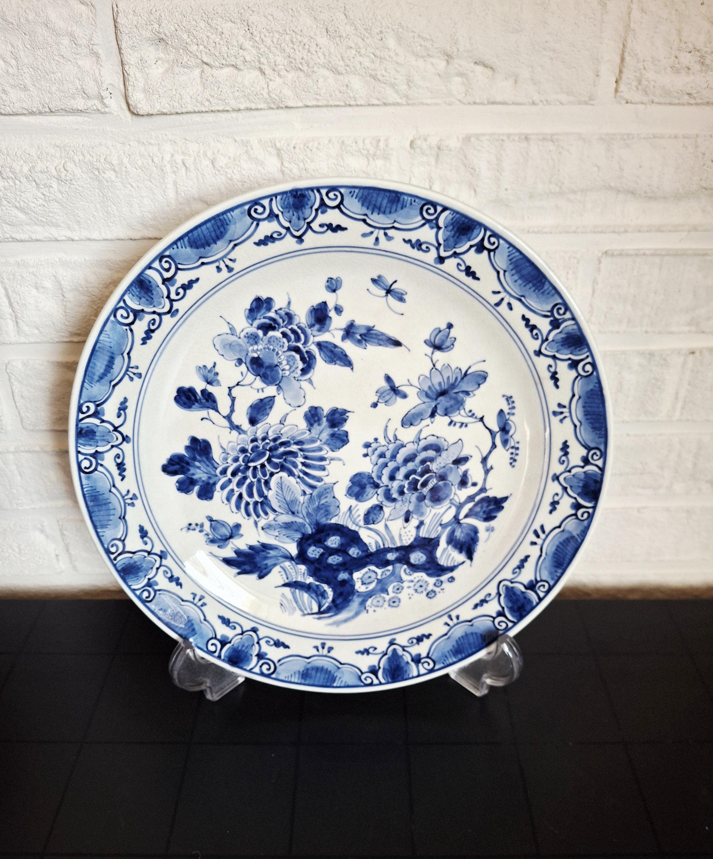 Vintage Royal Delft “De Porceleyne Fles” Hand-painted blue and white plate, 1950
