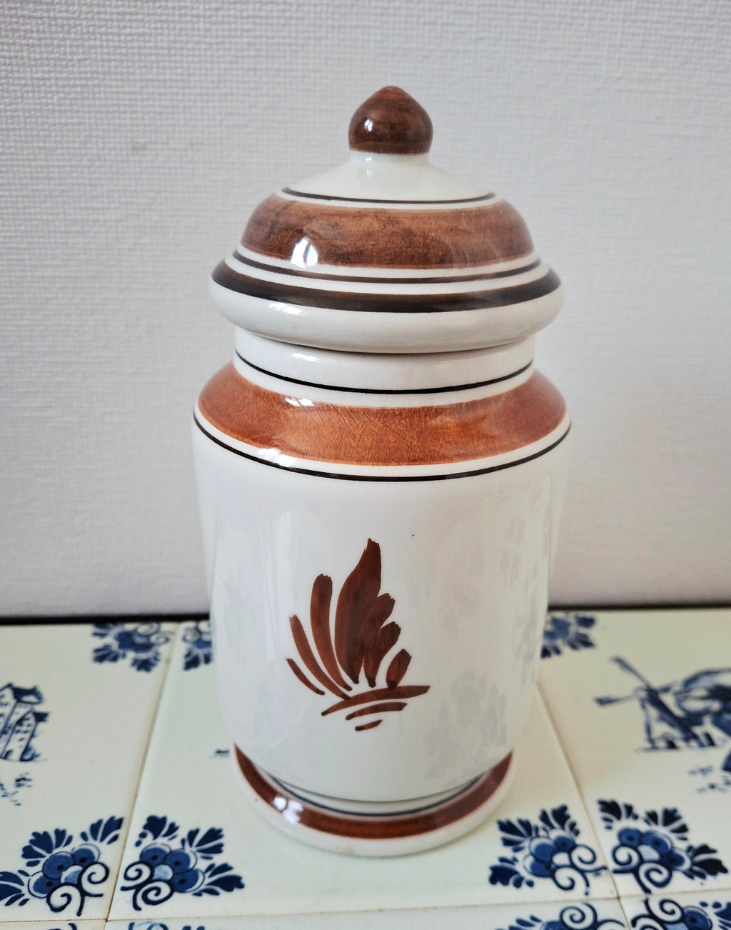 Dutch polychrome lidded jar