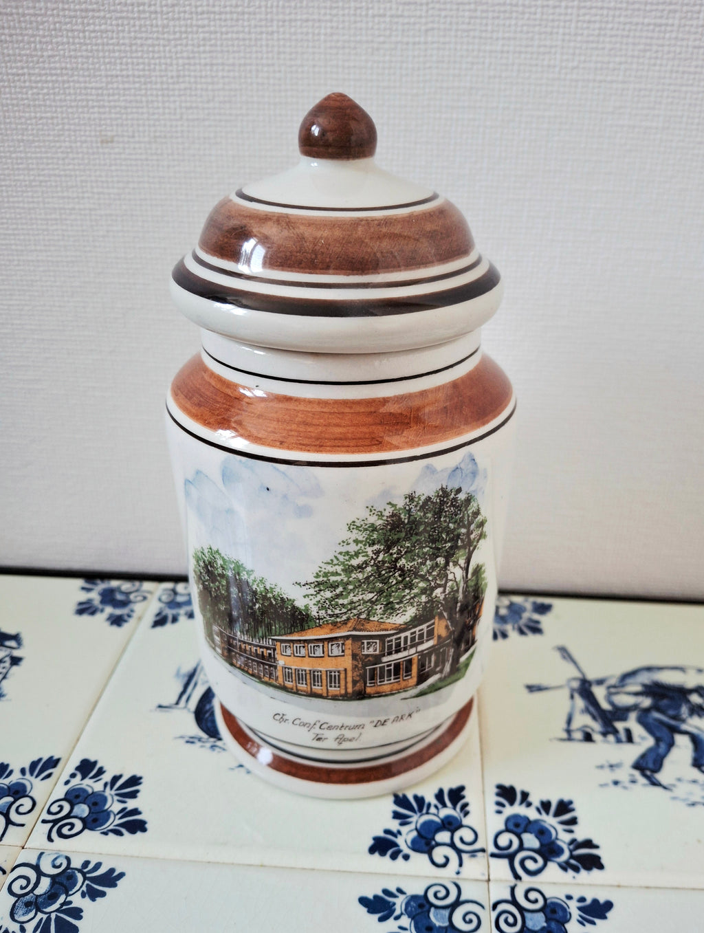 Dutch polychrome lidded jar