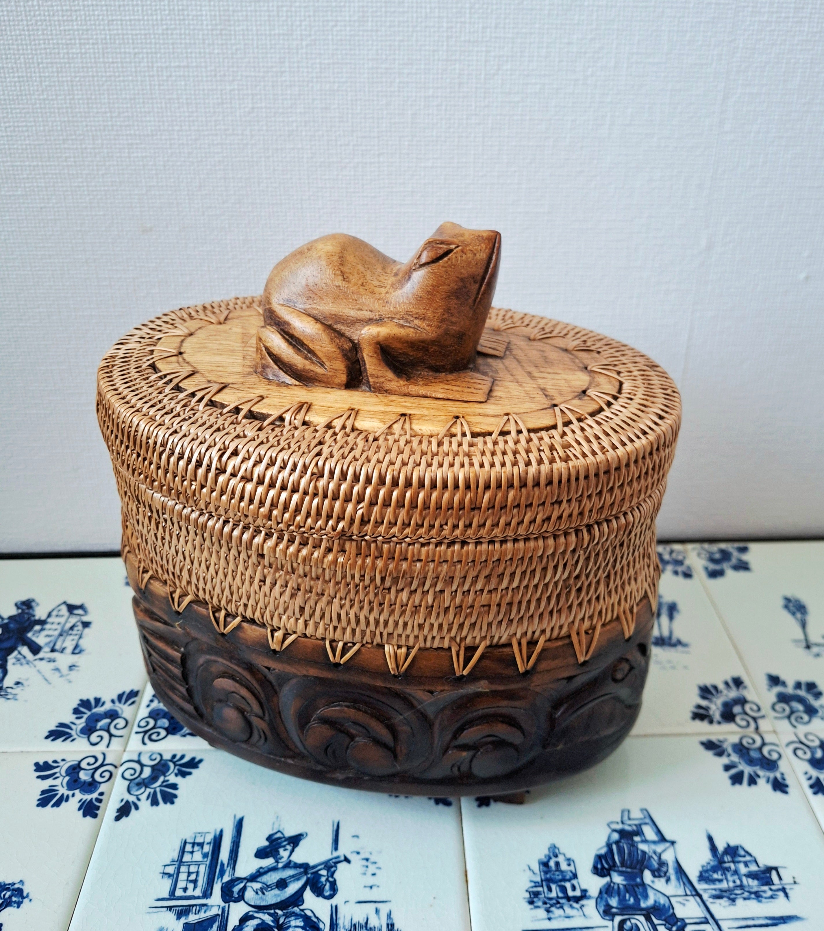 Lombok Indonesia wood & rattan trinket box