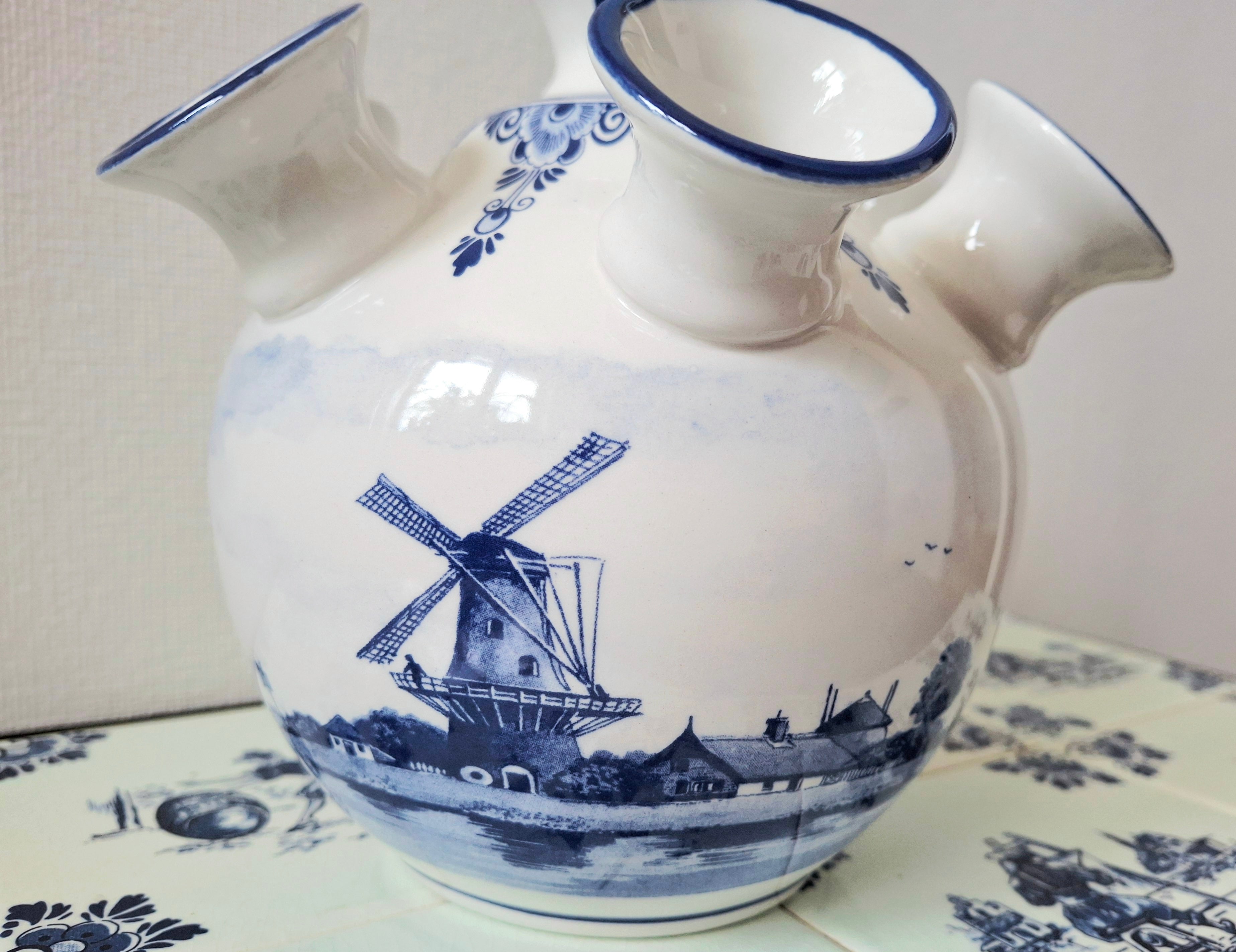 Delft tulip vase, Hand-painted dutch pottery