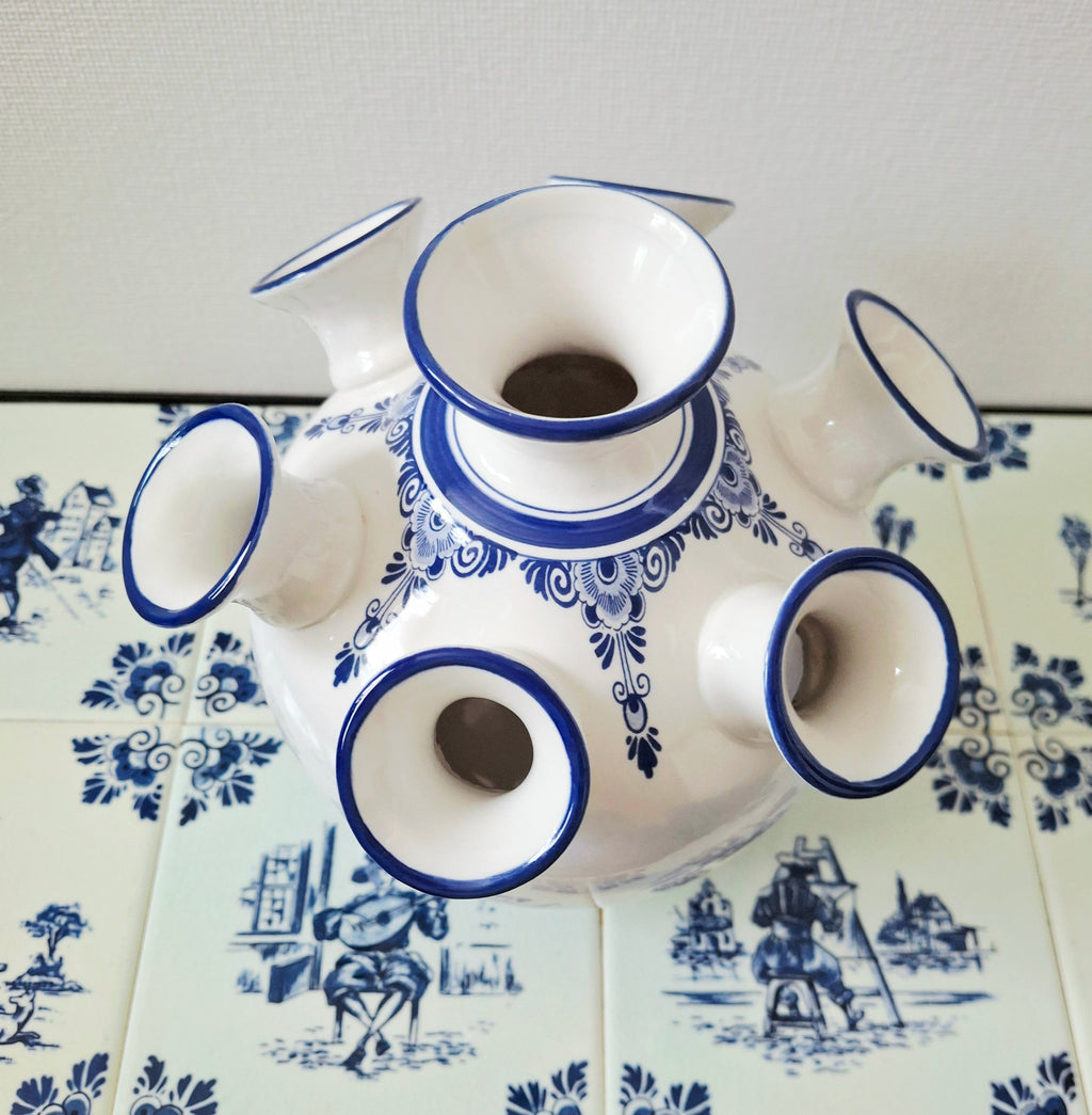 Delft tulip vase, Hand-painted dutch pottery