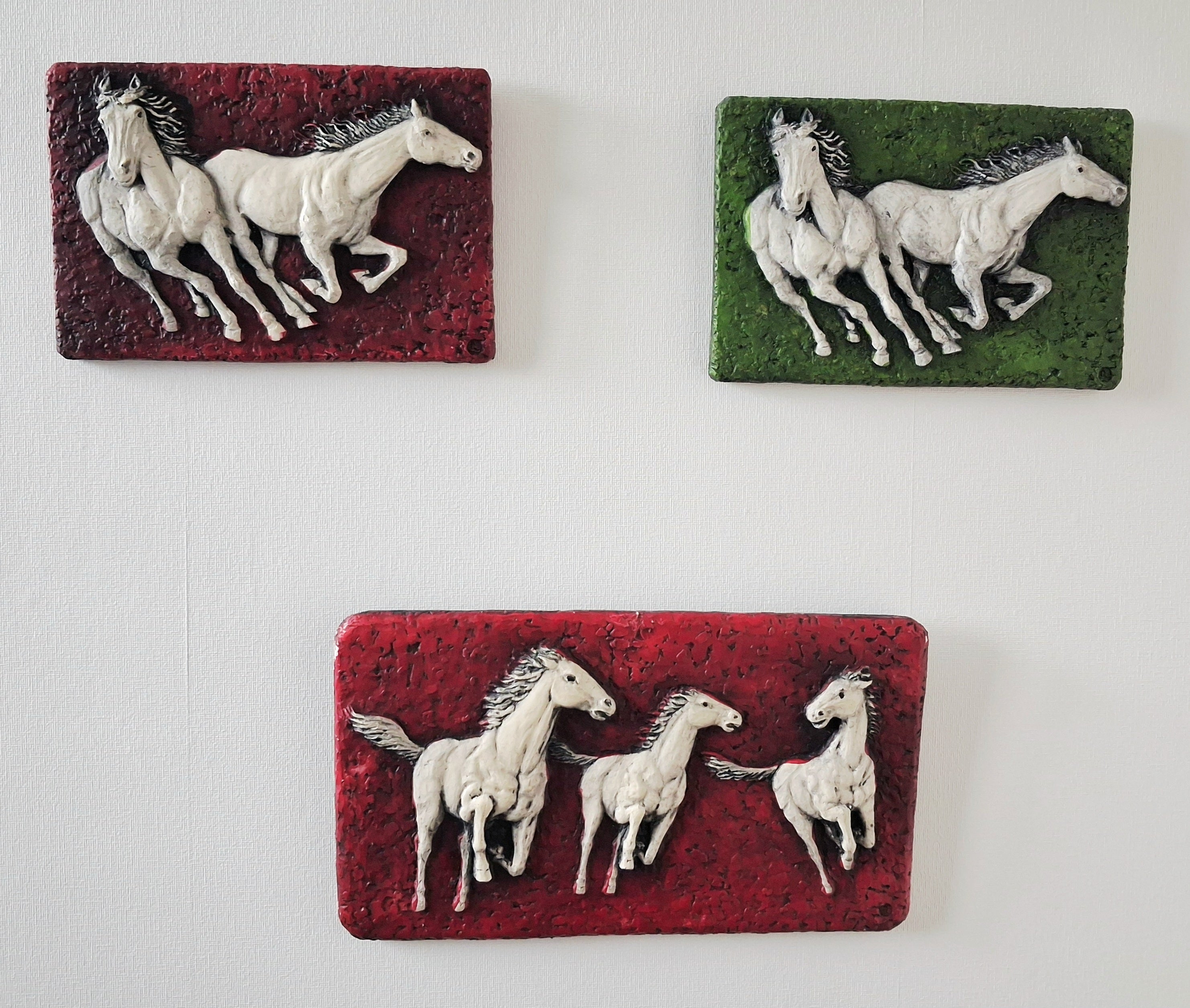 Vintage dutch horse wall plaque set, Hobra Rhenen Holland relief panels