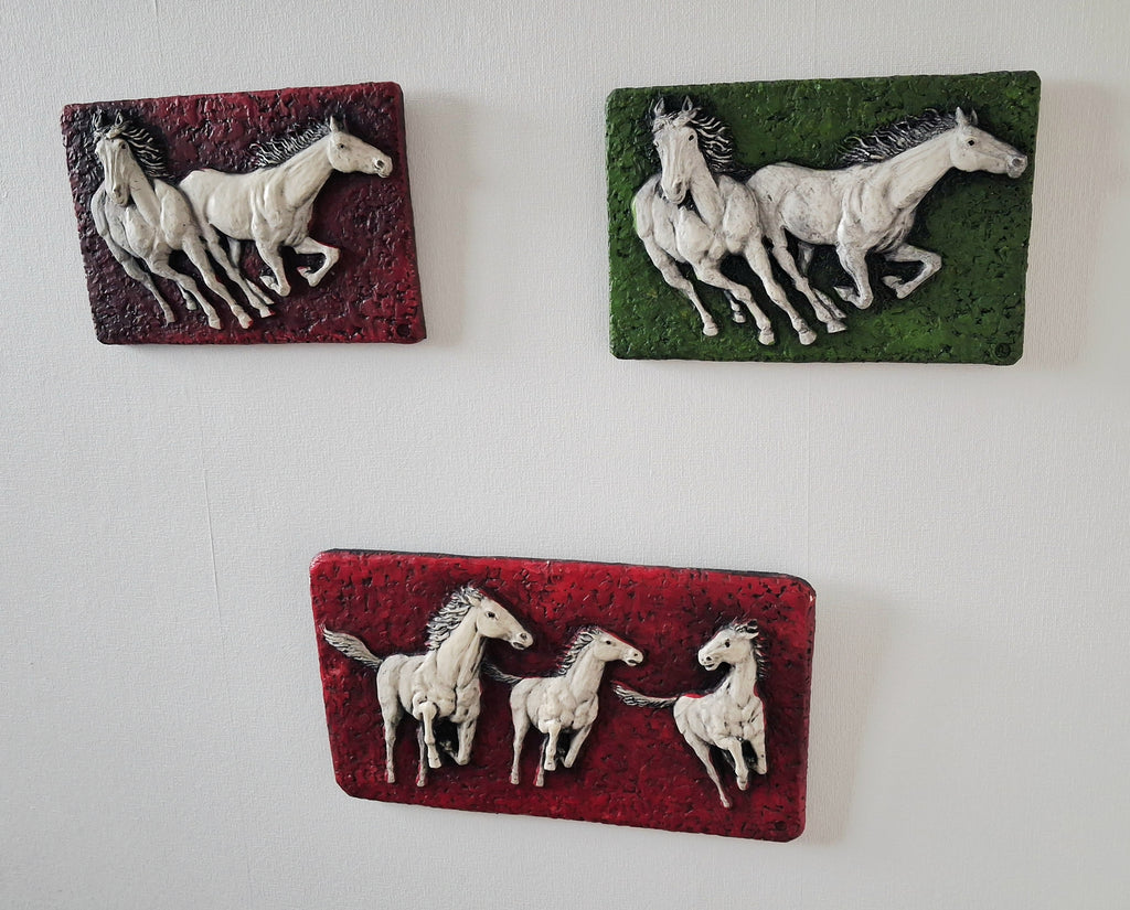 Vintage dutch horse wall plaque set, Hobra Rhenen Holland relief panels