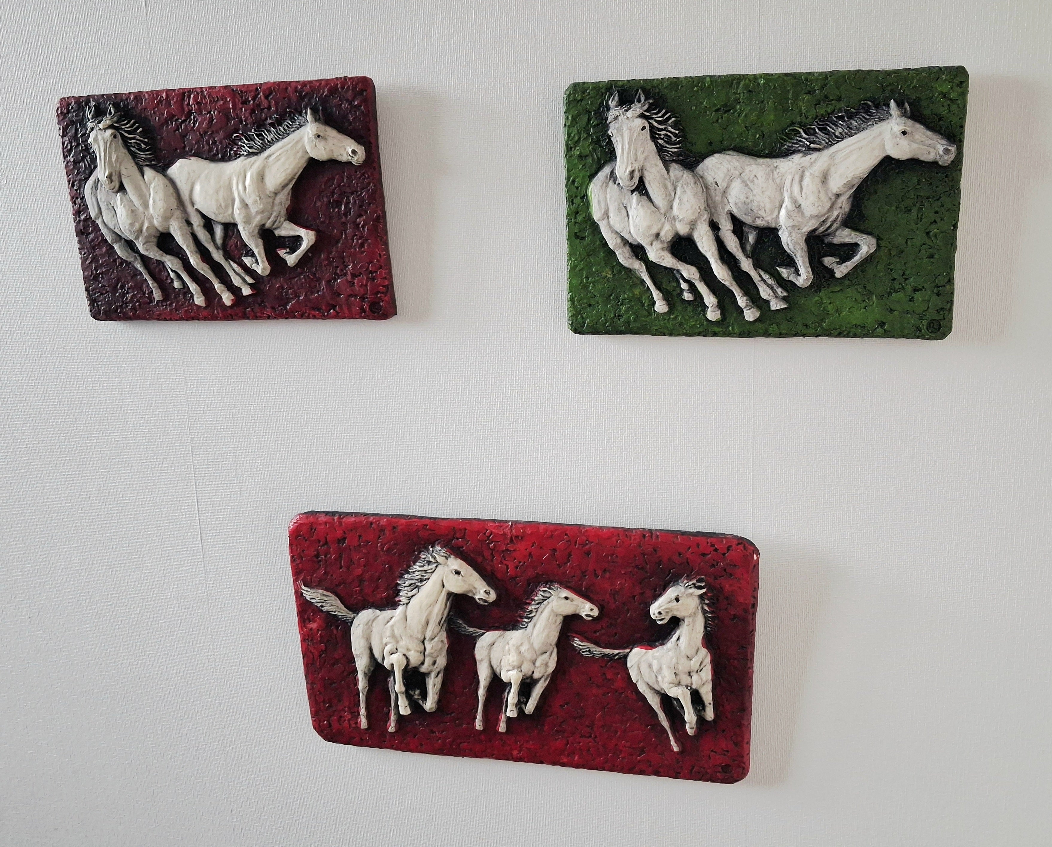 Vintage dutch horse wall plaque set, Hobra Rhenen Holland relief panels