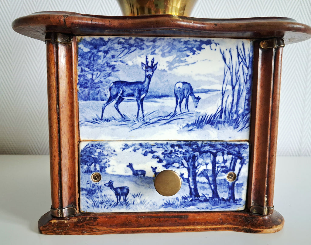 Belgian coffee grinder, Sanna/Abin, Ceramic panels with deer scene
