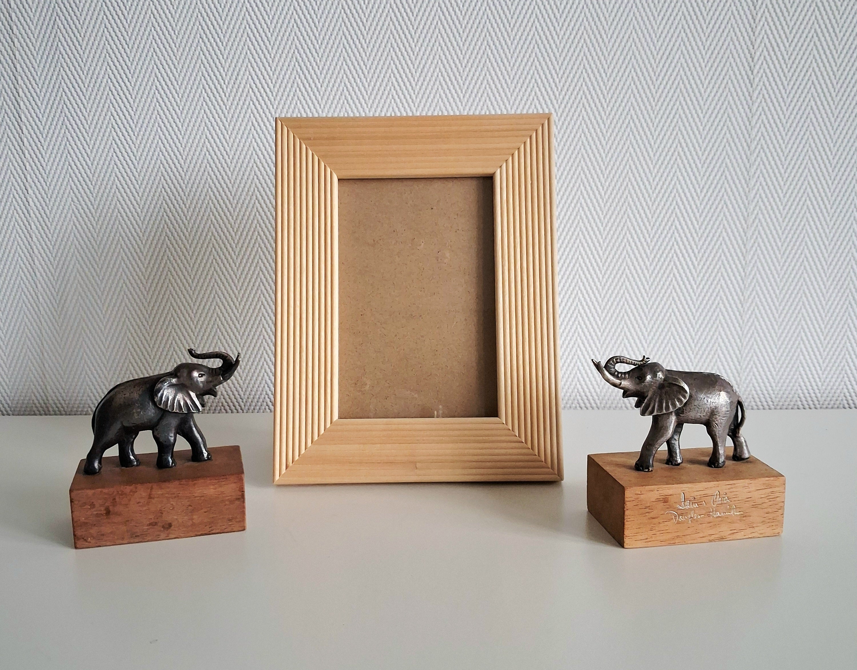 Silver plated elephant figurines on wooden bases, Wereld Natuur Fonds (WWF) collectible set