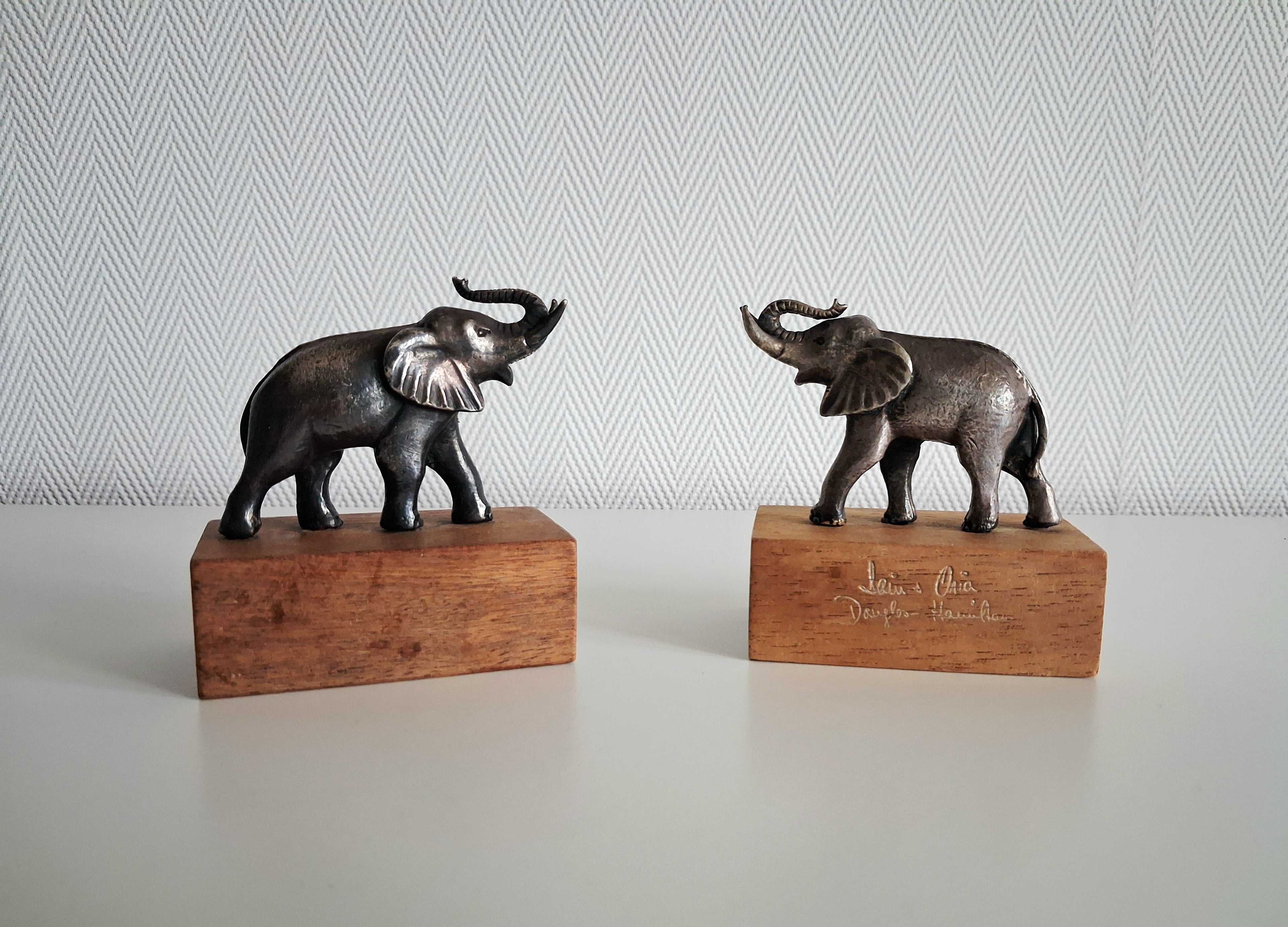 Silver plated elephant figurines on wooden bases, Wereld Natuur Fonds (WWF) collectible set