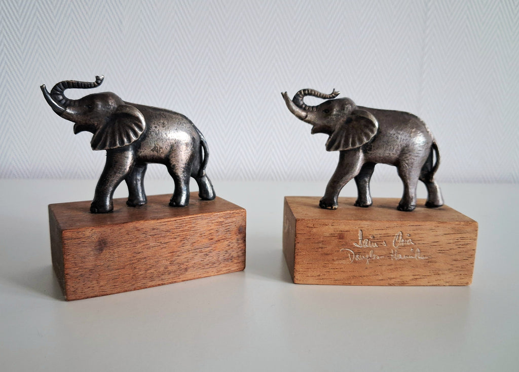 Silver plated elephant figurines on wooden bases, Wereld Natuur Fonds (WWF) collectible set