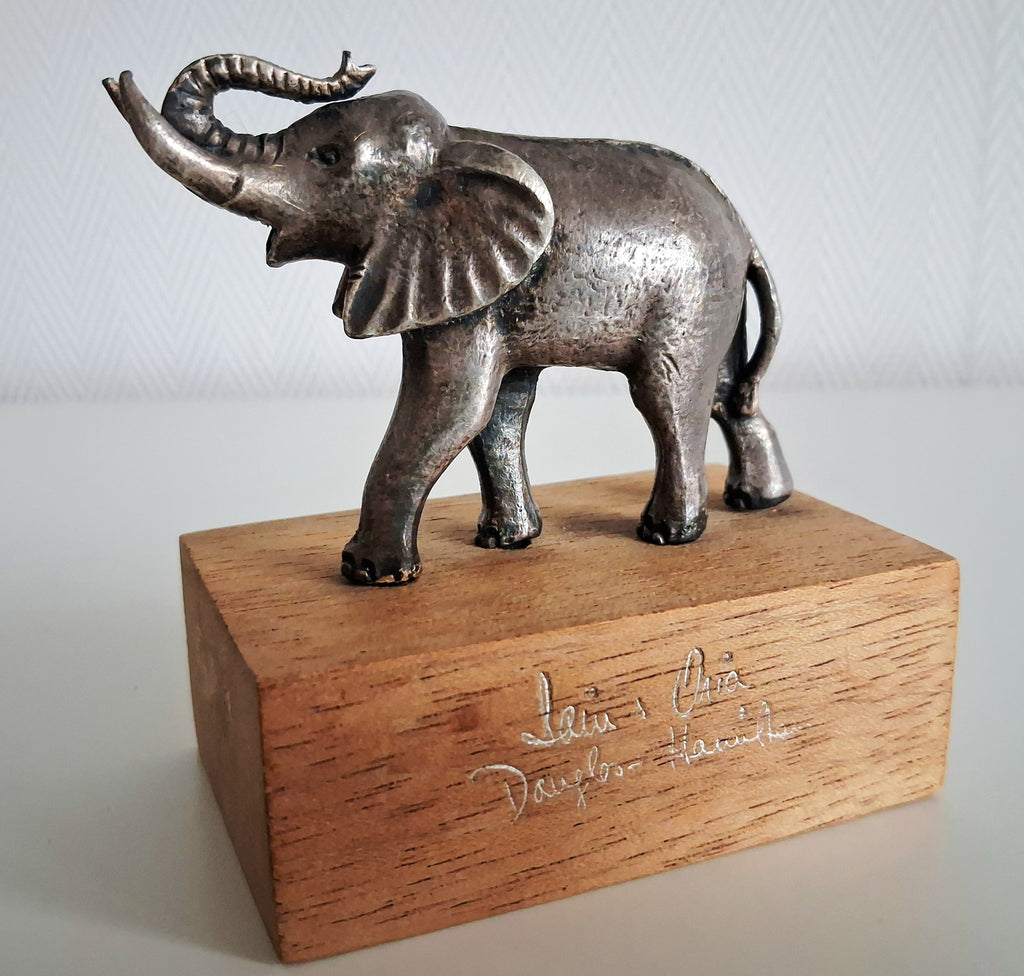 Silver plated elephant figurines on wooden bases, Wereld Natuur Fonds (WWF) collectible set