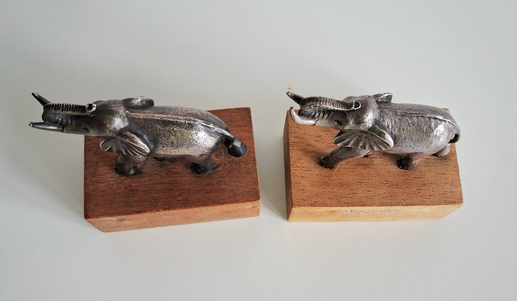 Silver plated elephant figurines on wooden bases, Wereld Natuur Fonds (WWF) collectible set