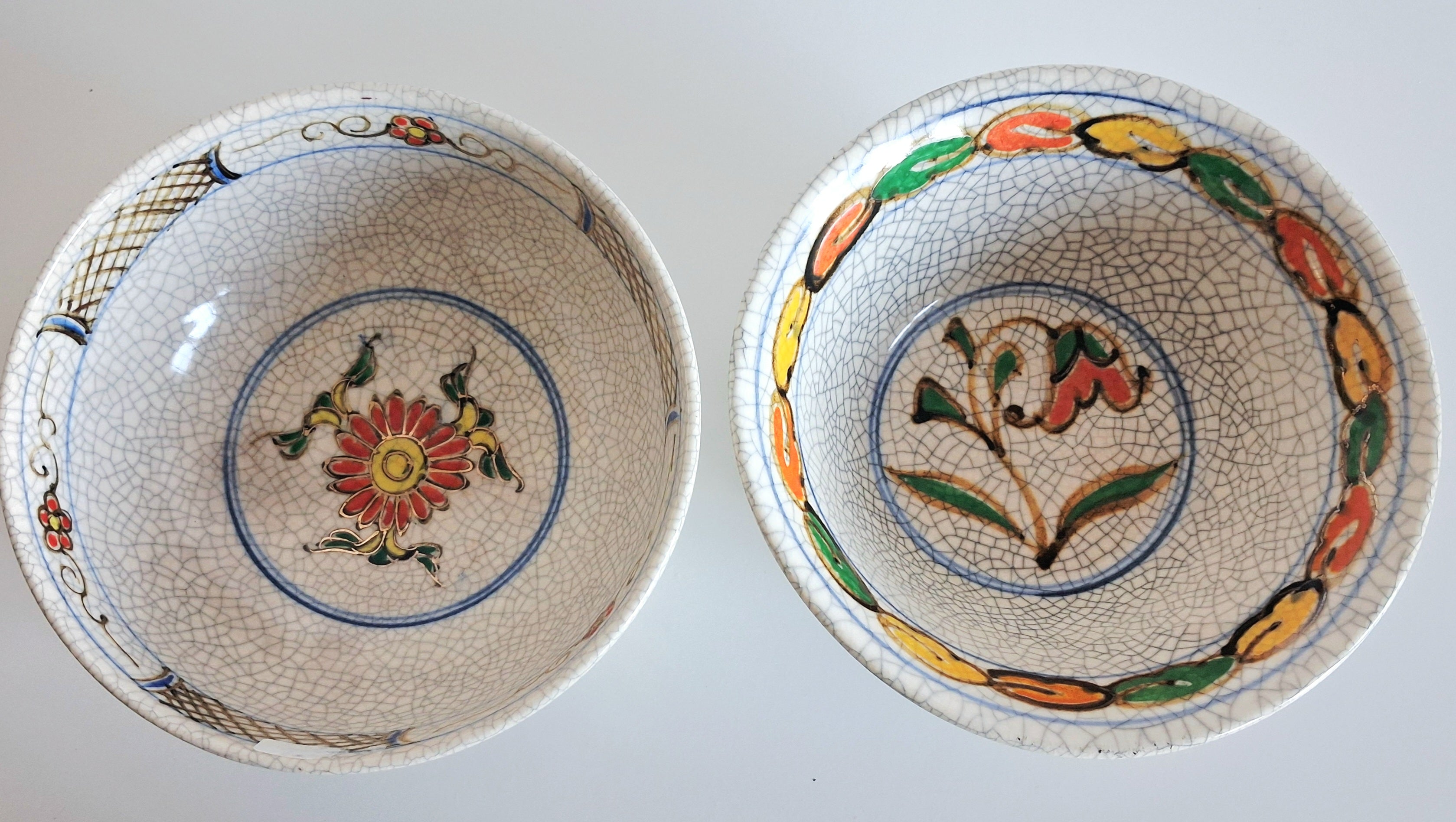 Pair of antique Japanese Satsuma style crackle glaze bowls, Early 20th century