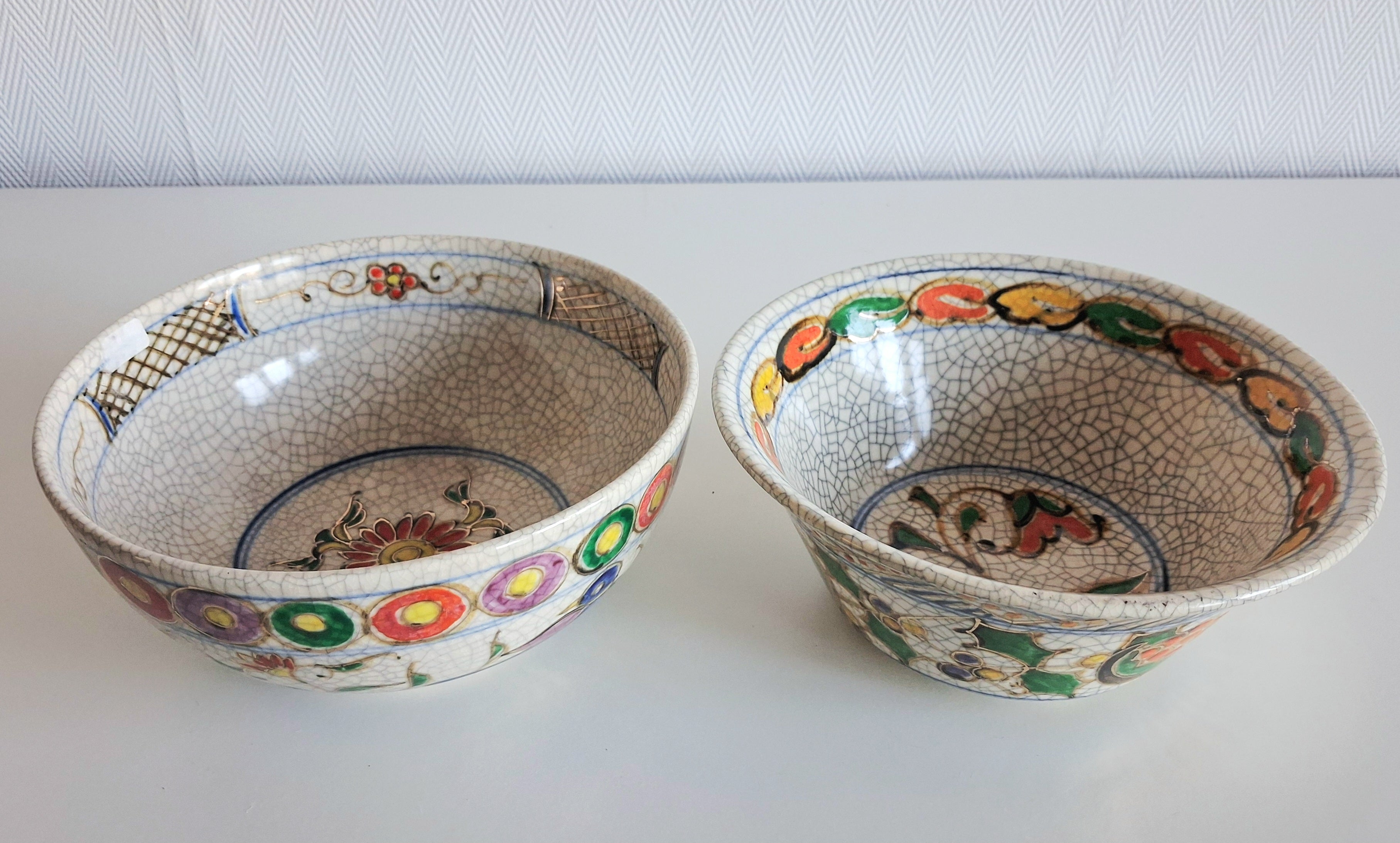 Pair of antique Japanese Satsuma style crackle glaze bowls, Early 20th century