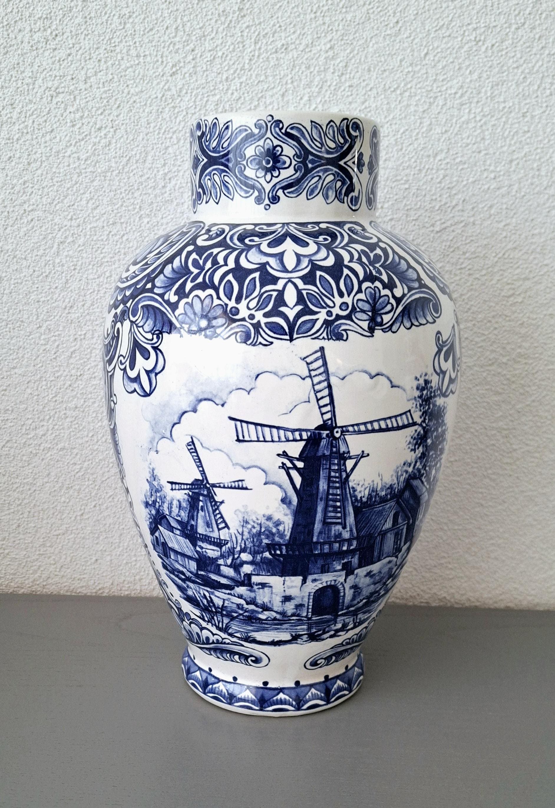 Large Delfts Blauw set of three vases