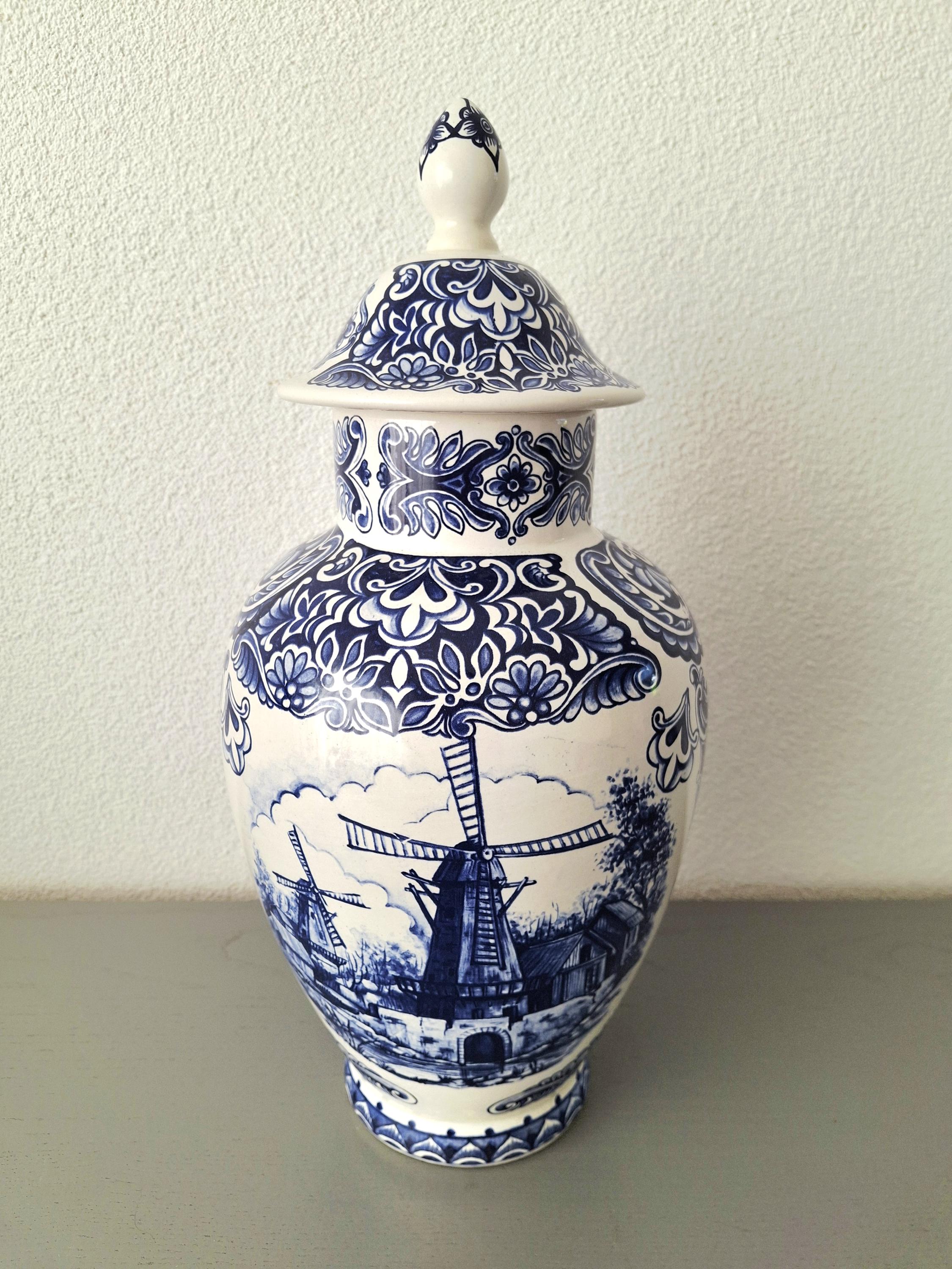 Large Delfts Blauw set of three vases