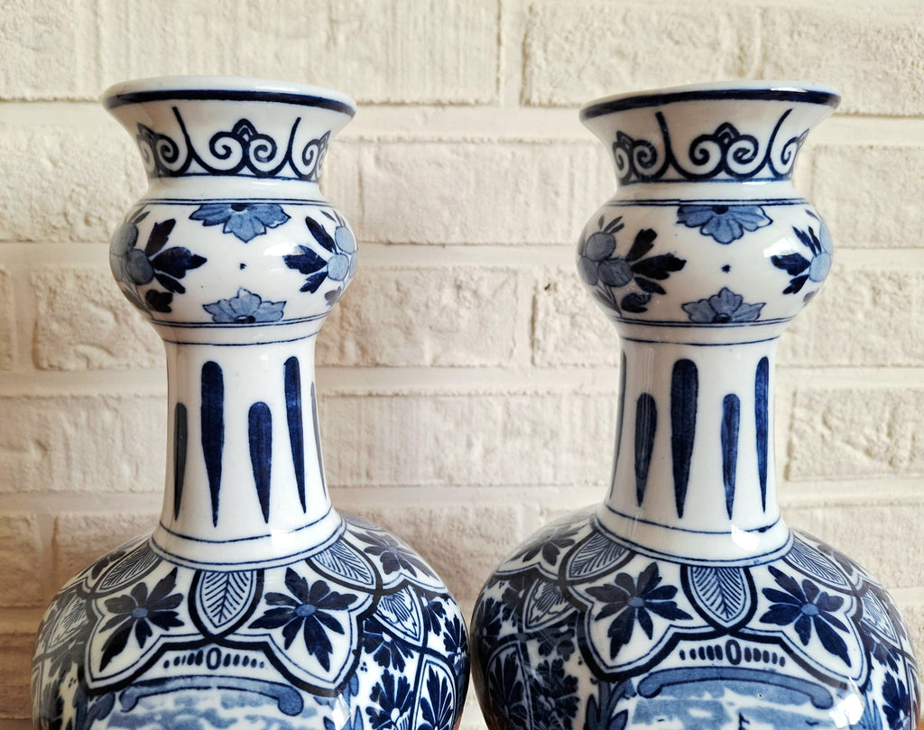 Pair of two Delft-style vases, Mosa Maastricht L. Regout 1900-1930s