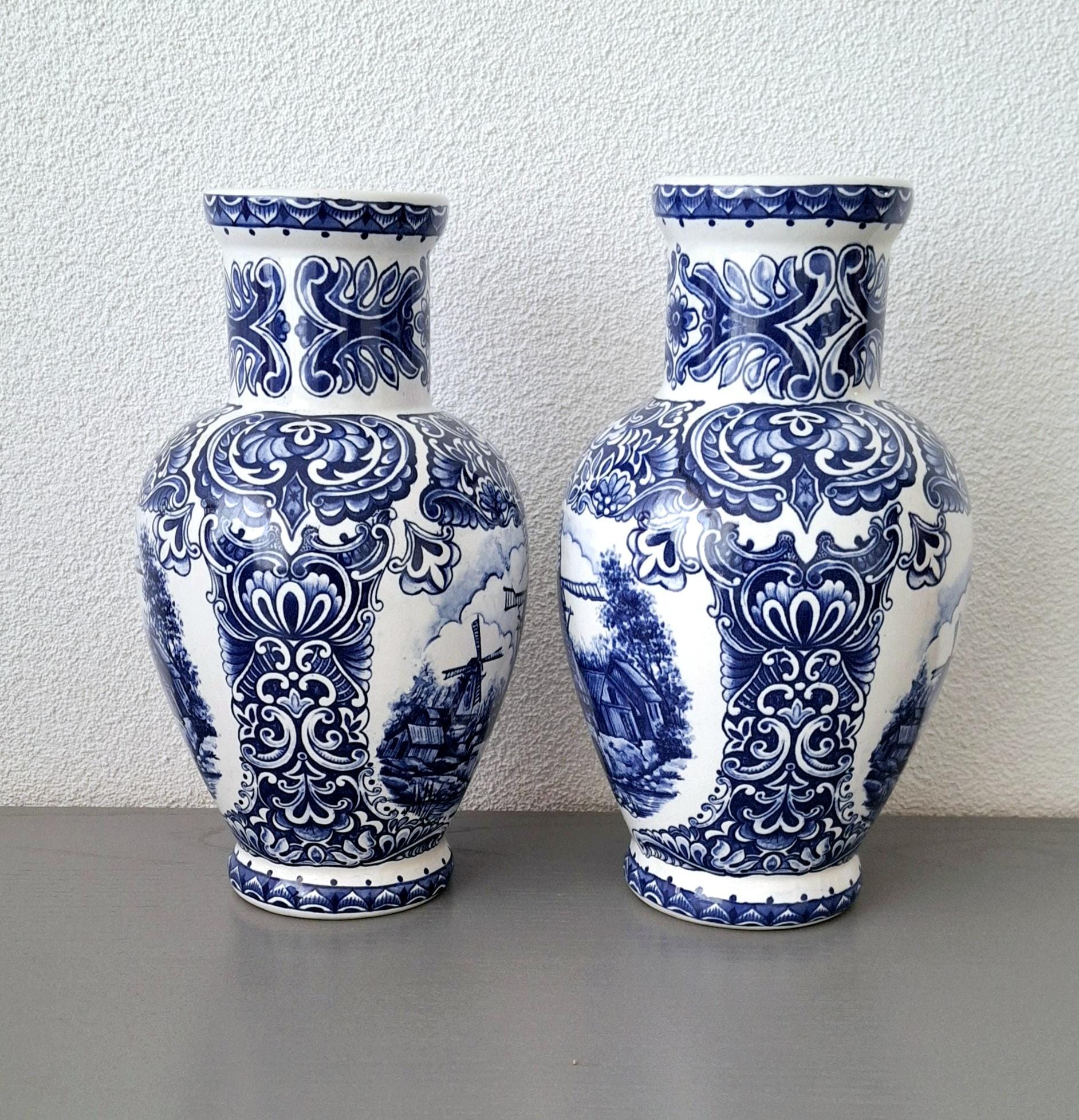 Large Delfts Blauw set of three vases