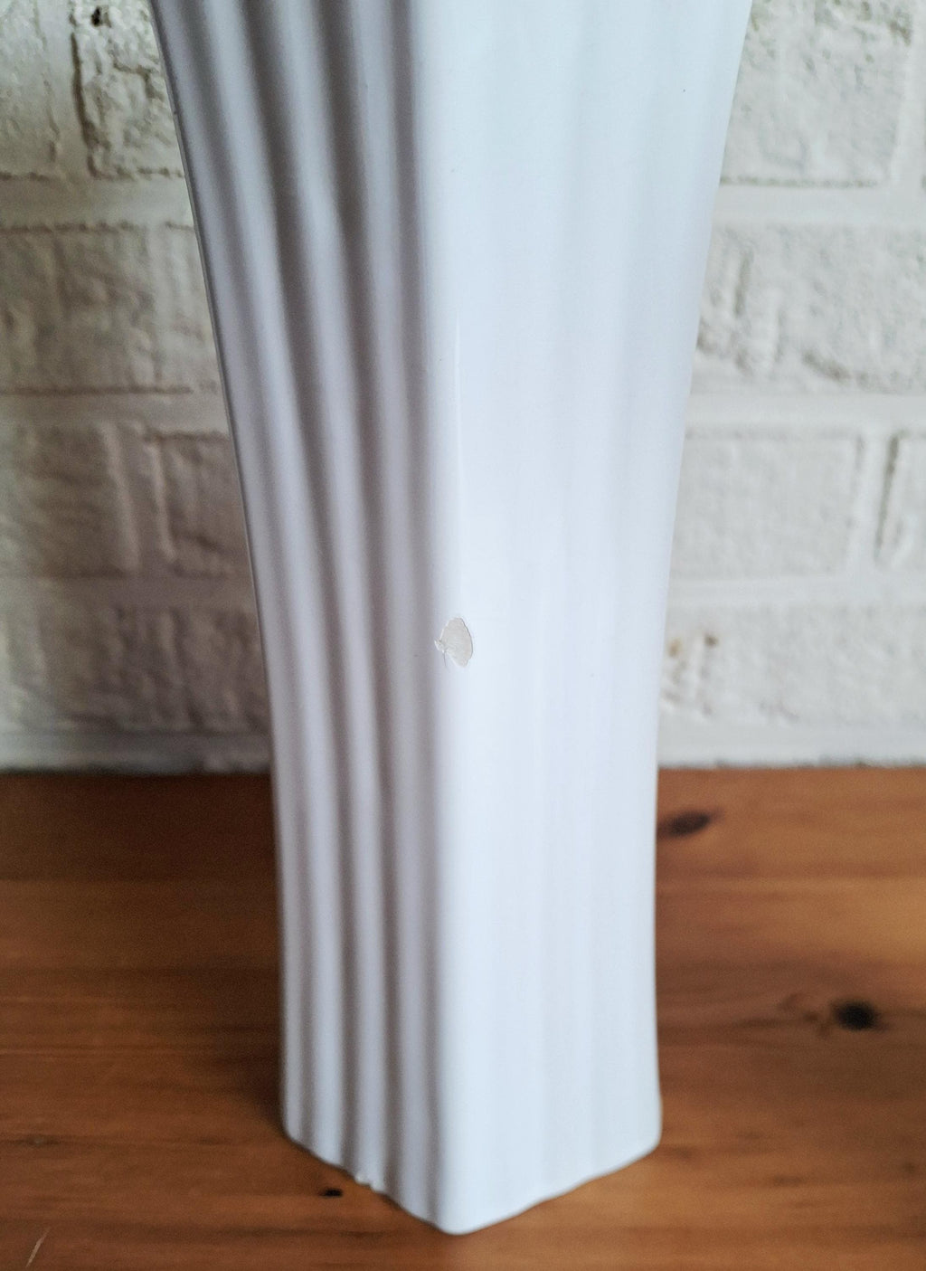 Set of three Delfts Wit white vases