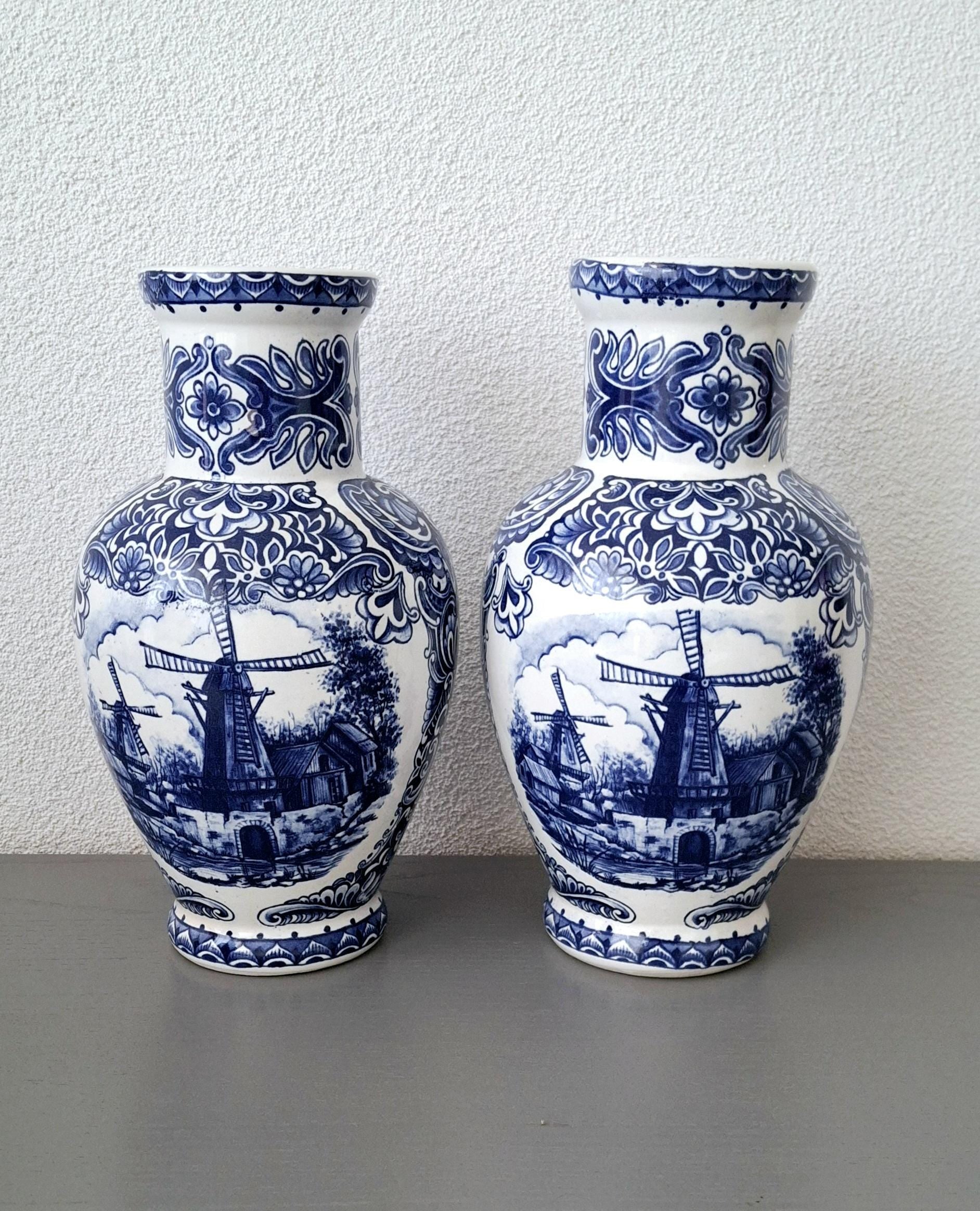 Large Delfts Blauw set of three vases