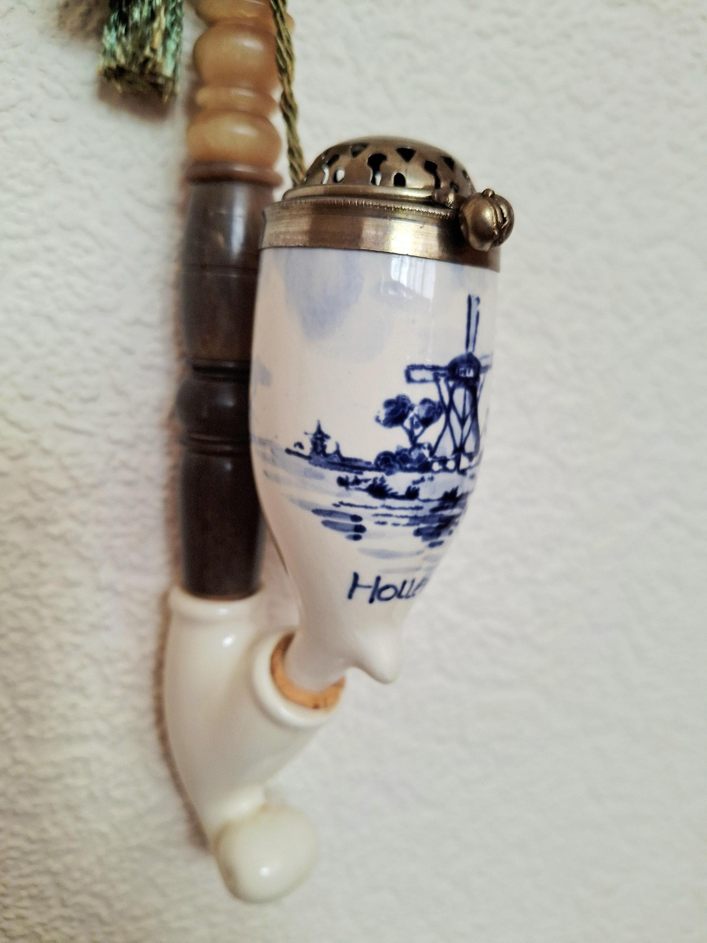 Dutch porcelain pipe with Delft Blue bowl and brass lid, Collectible Tobacco Pipe