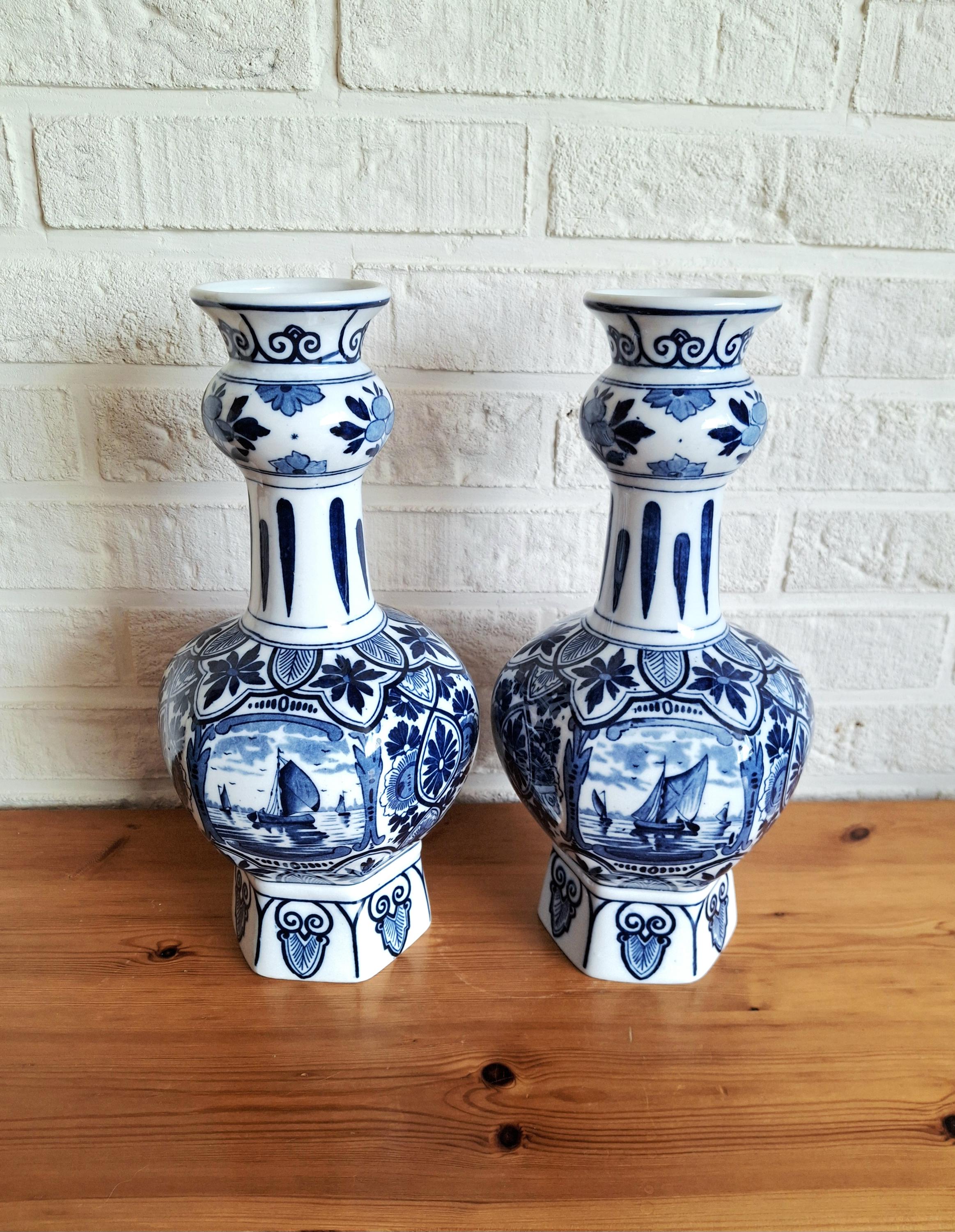 Pair of two Delft-style vases, Mosa Maastricht L. Regout 1900-1930s