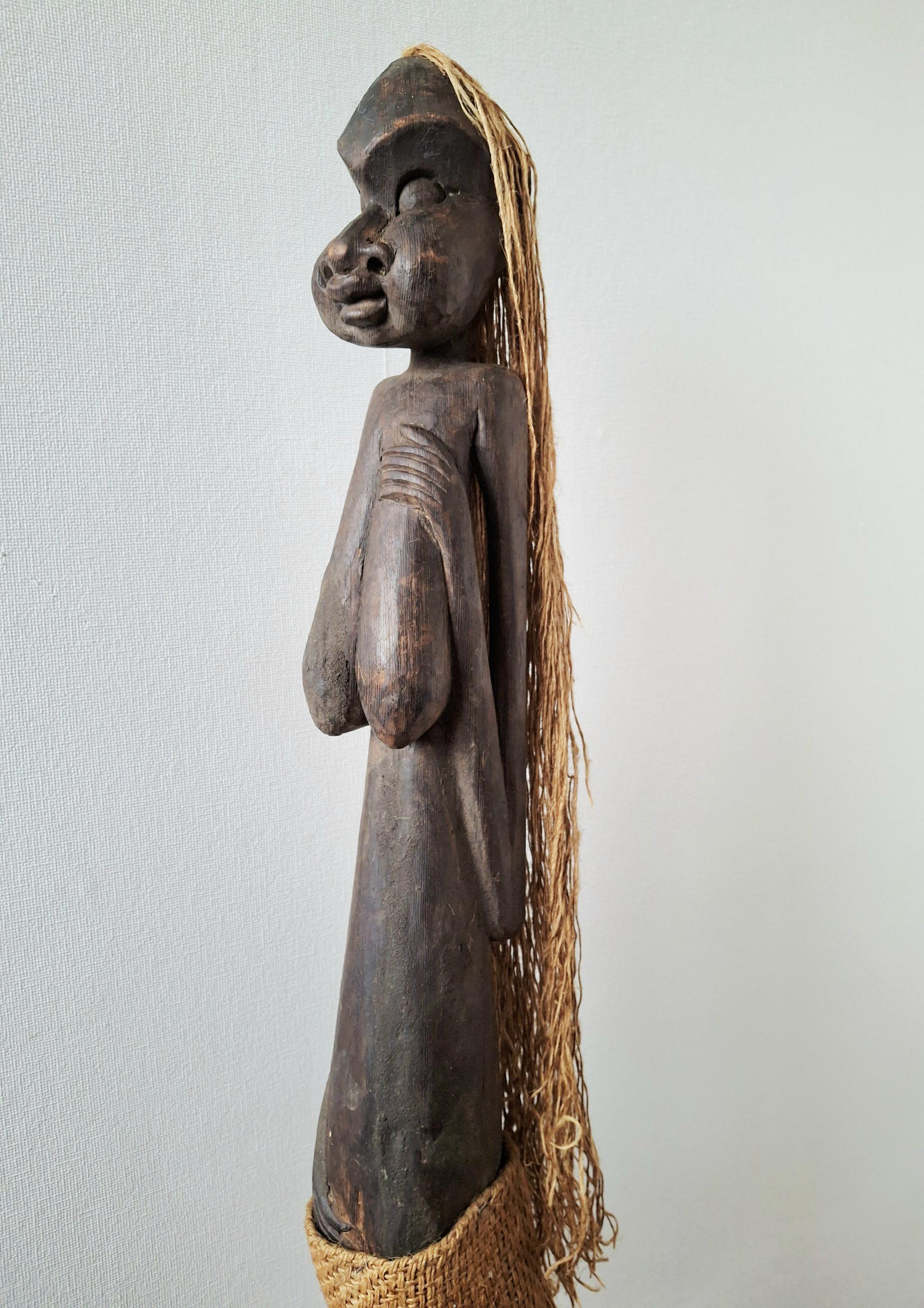Tall african tribal female figure, Hand carved wood sculpture - 101.5 cm