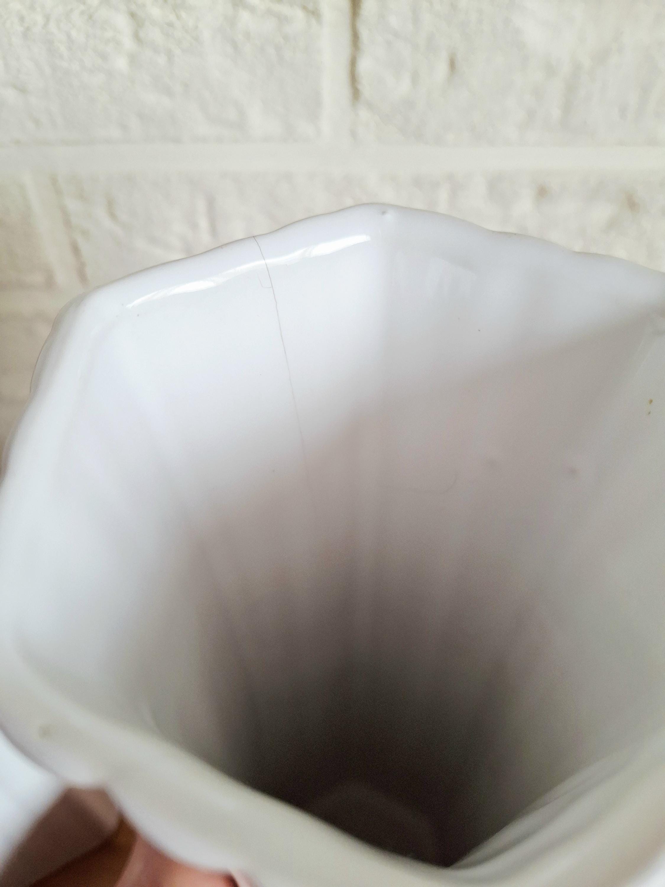 Set of three Delfts Wit white vases