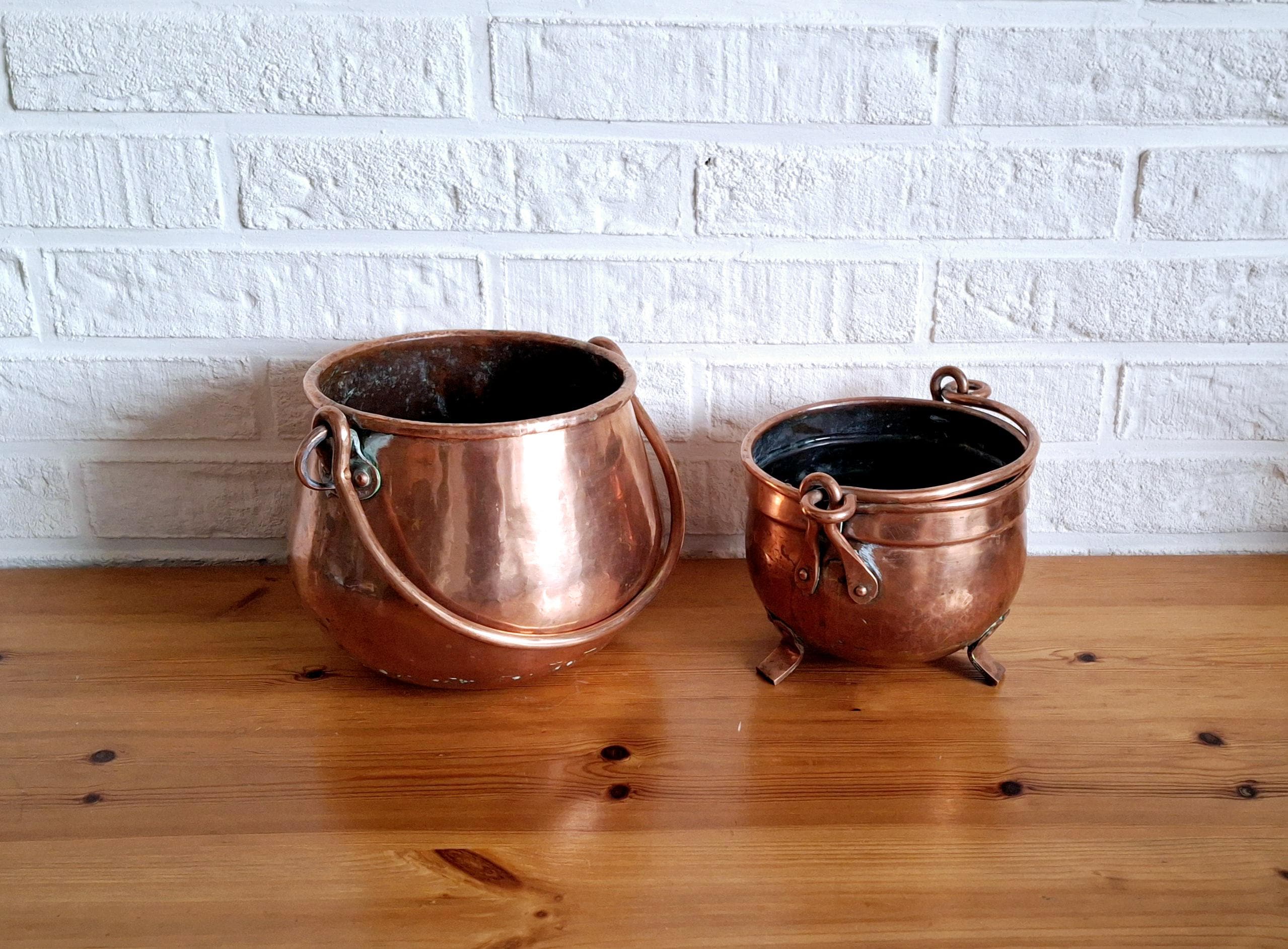 Set of two French copper pots