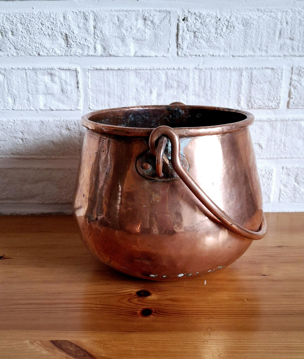 Set of two French copper pots