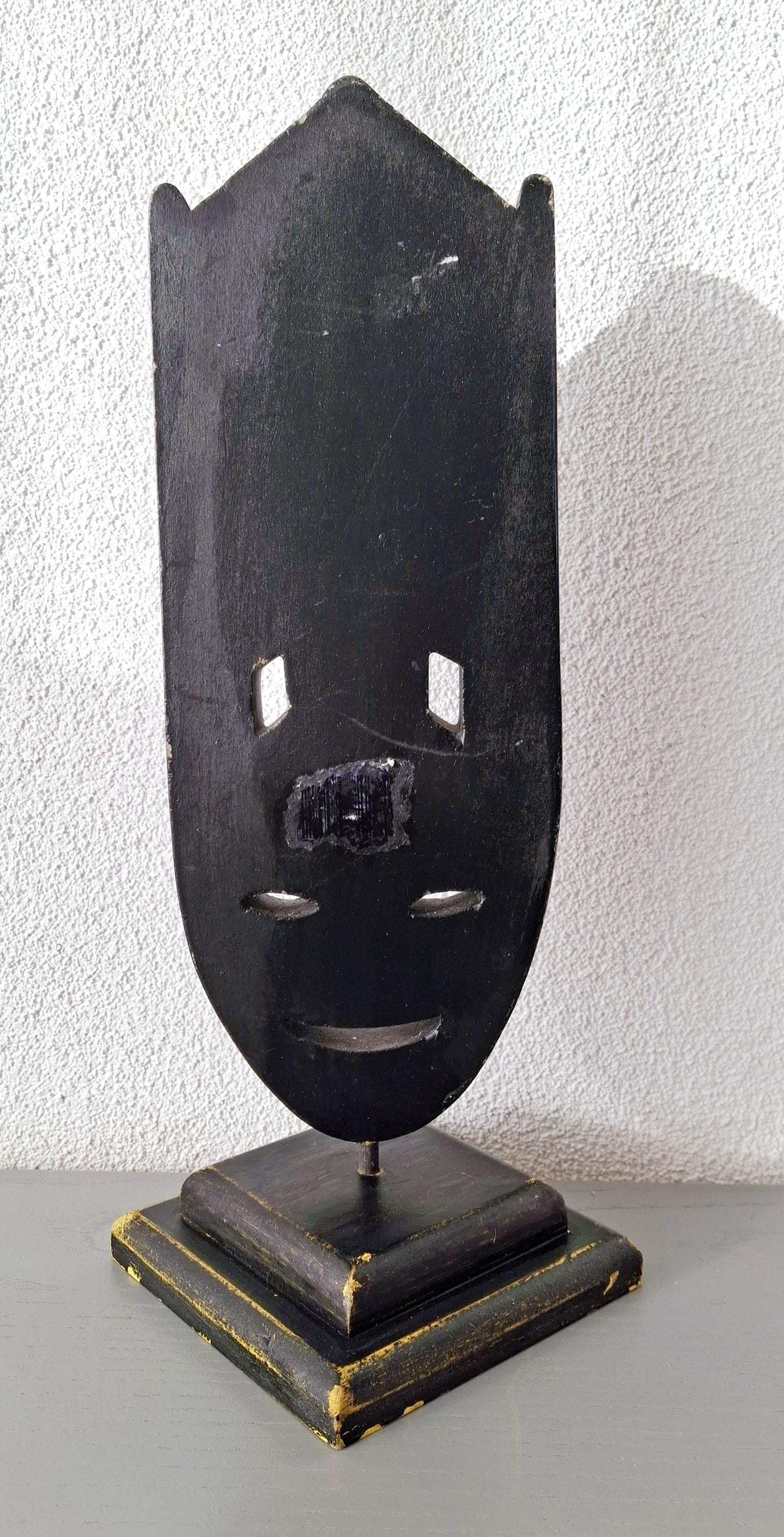 Decorative African wooden mask