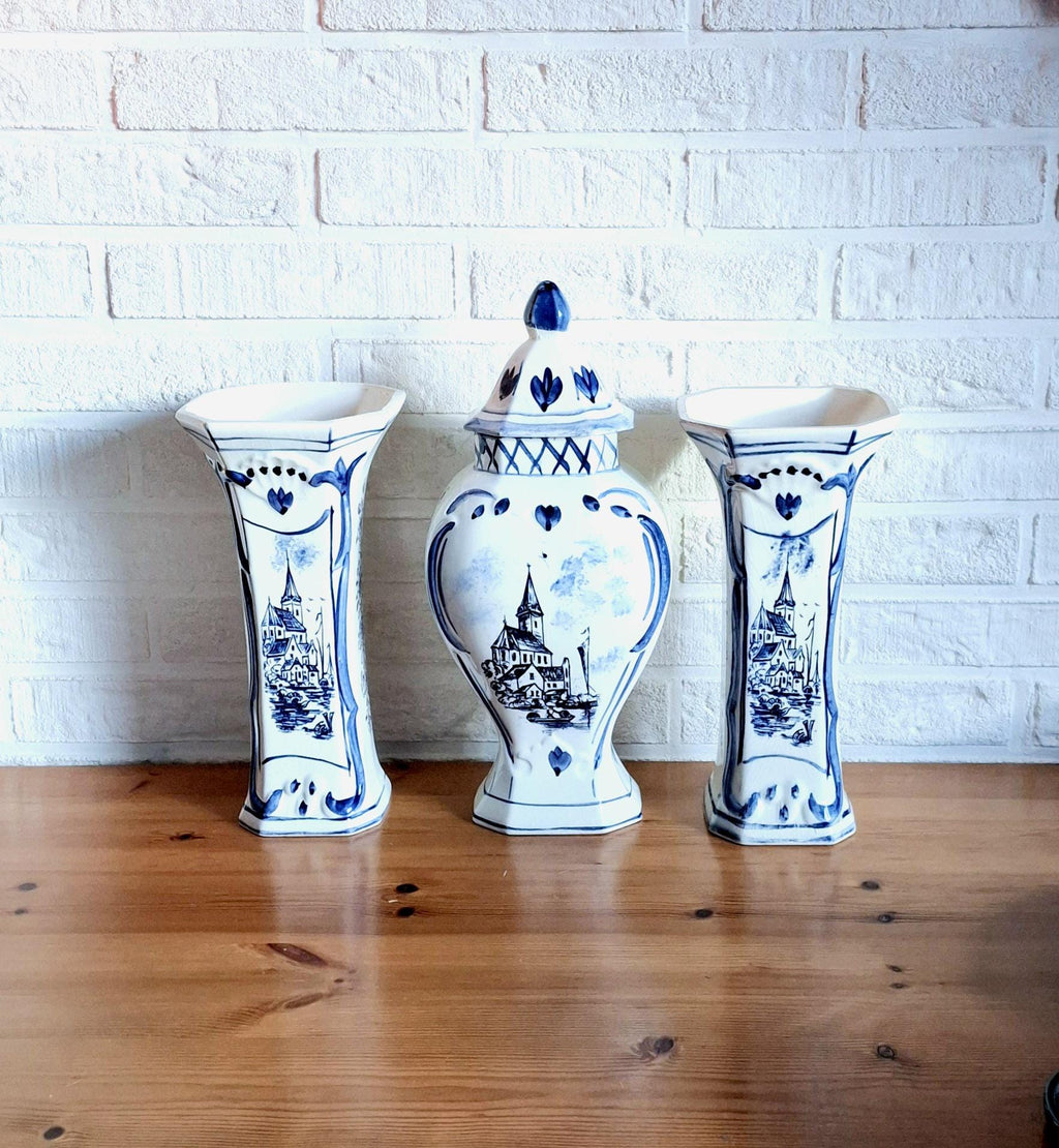 Delft Blauw 3-piece vase set, Hand-painted Dutch porcelain