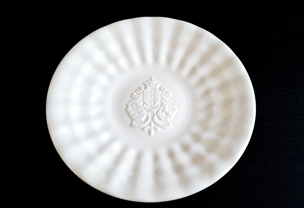 Commemorative porcelain plate, White glazed wall plate, Koninklijke Manufactuur Industrie