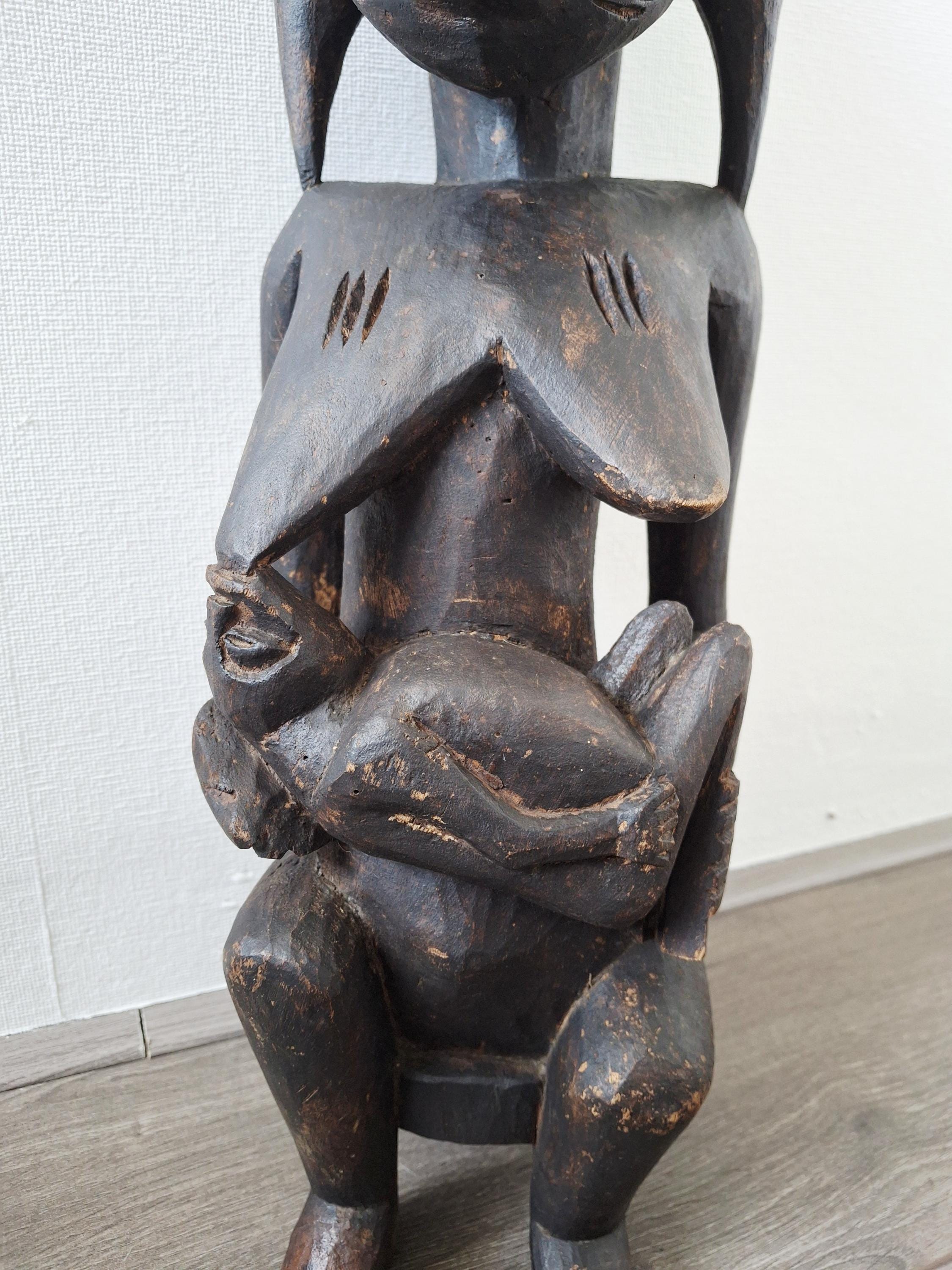 African wooden fertility statue, Nigerian mother and child, 50cm tall